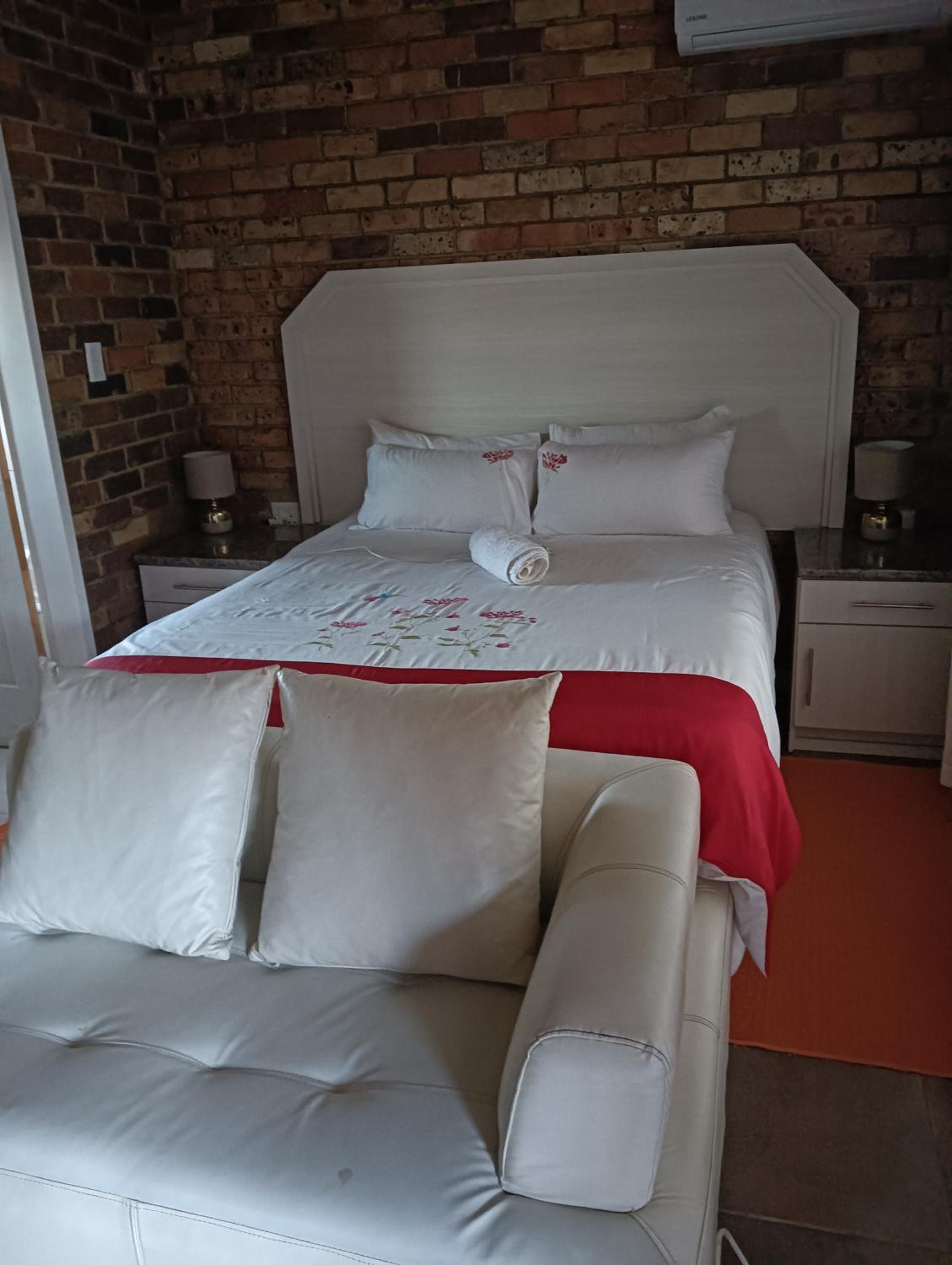 Standard Queen Room photo 3
