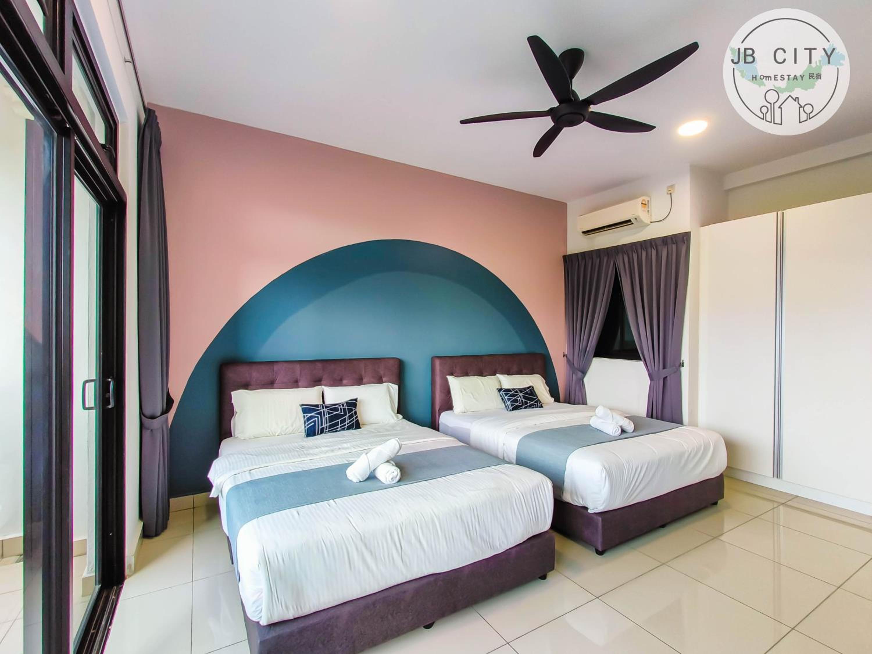 Suite with Balcony - Photo 2
