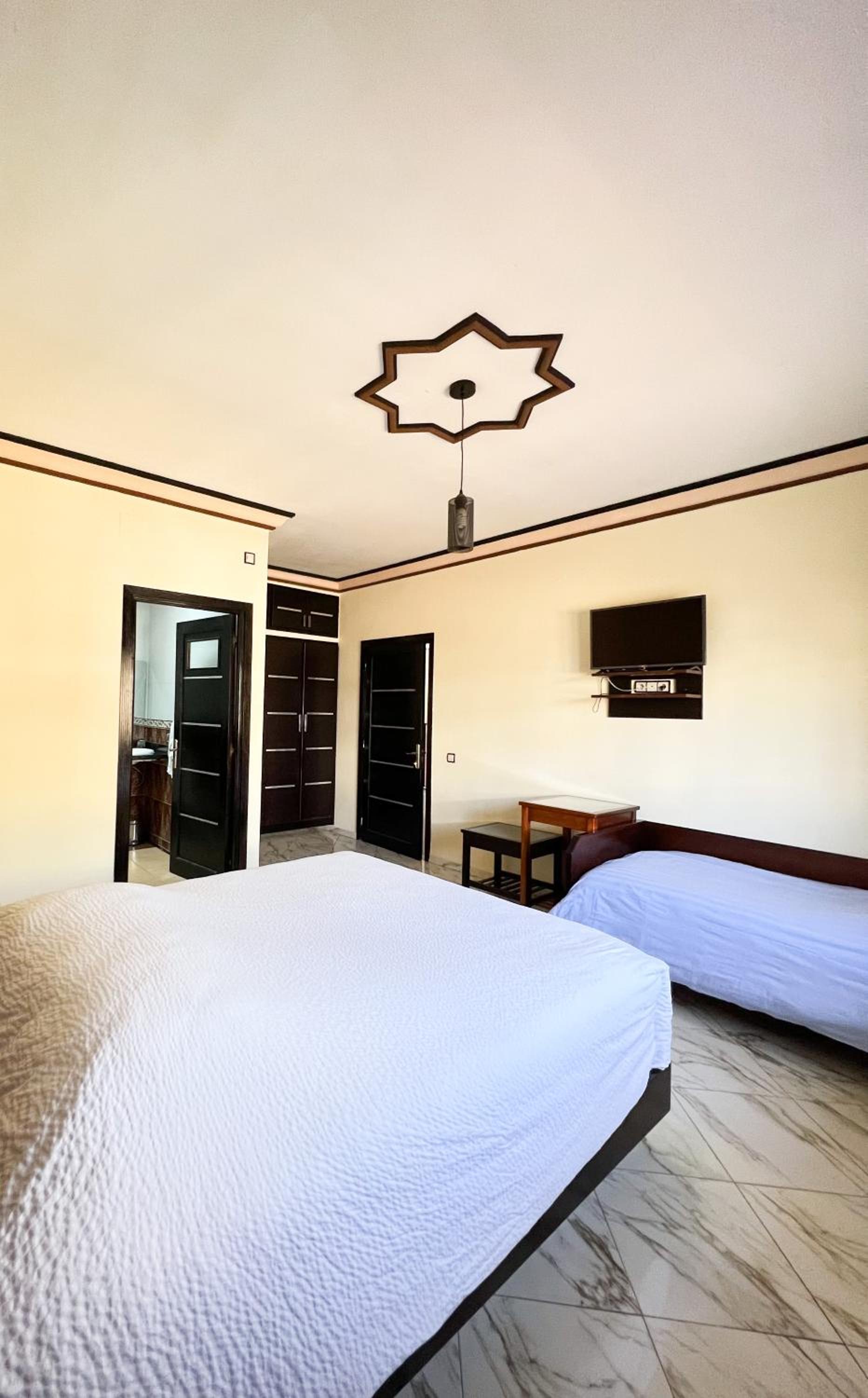 Triple Room with Shower - Photo 11
