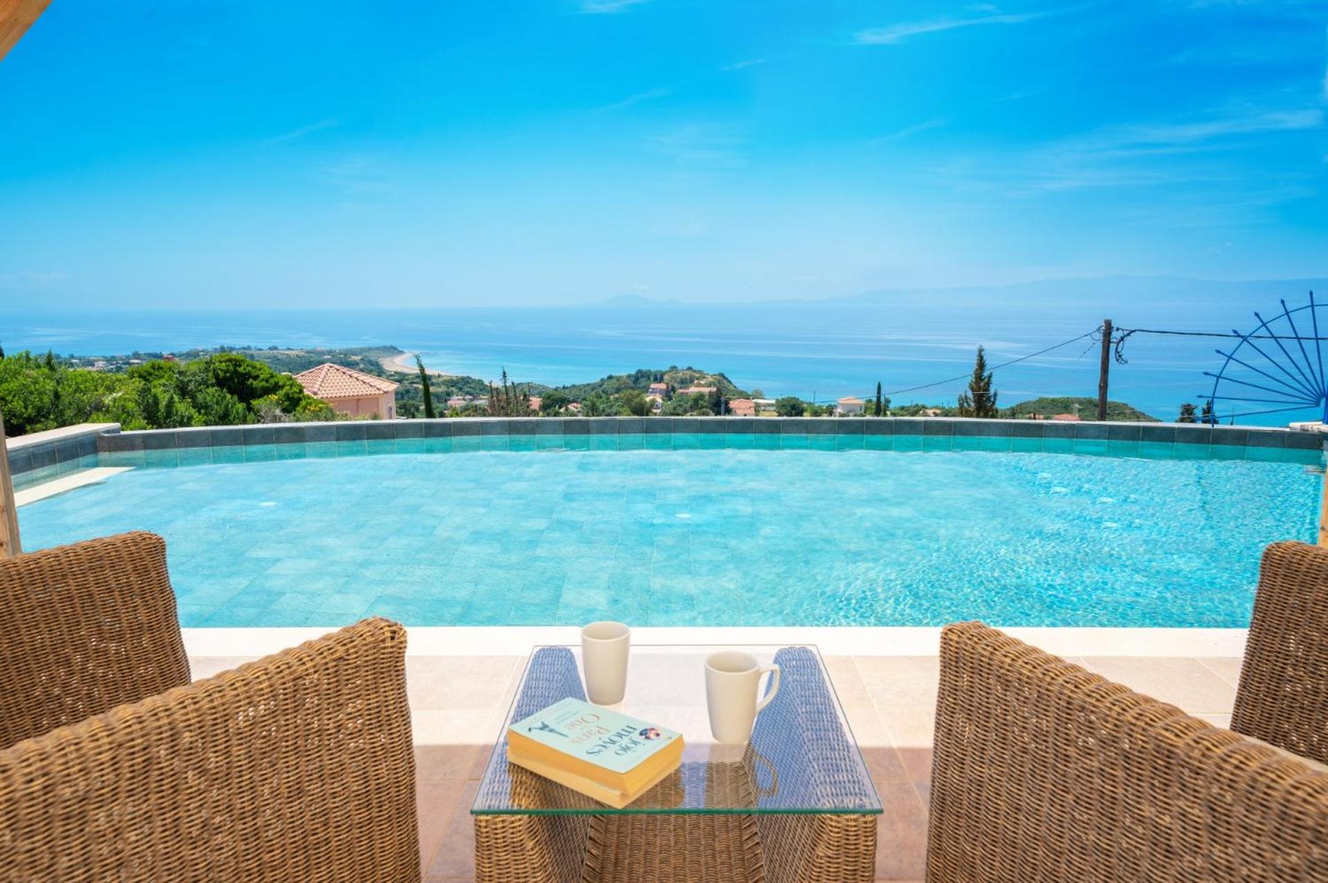 Villa photo 2