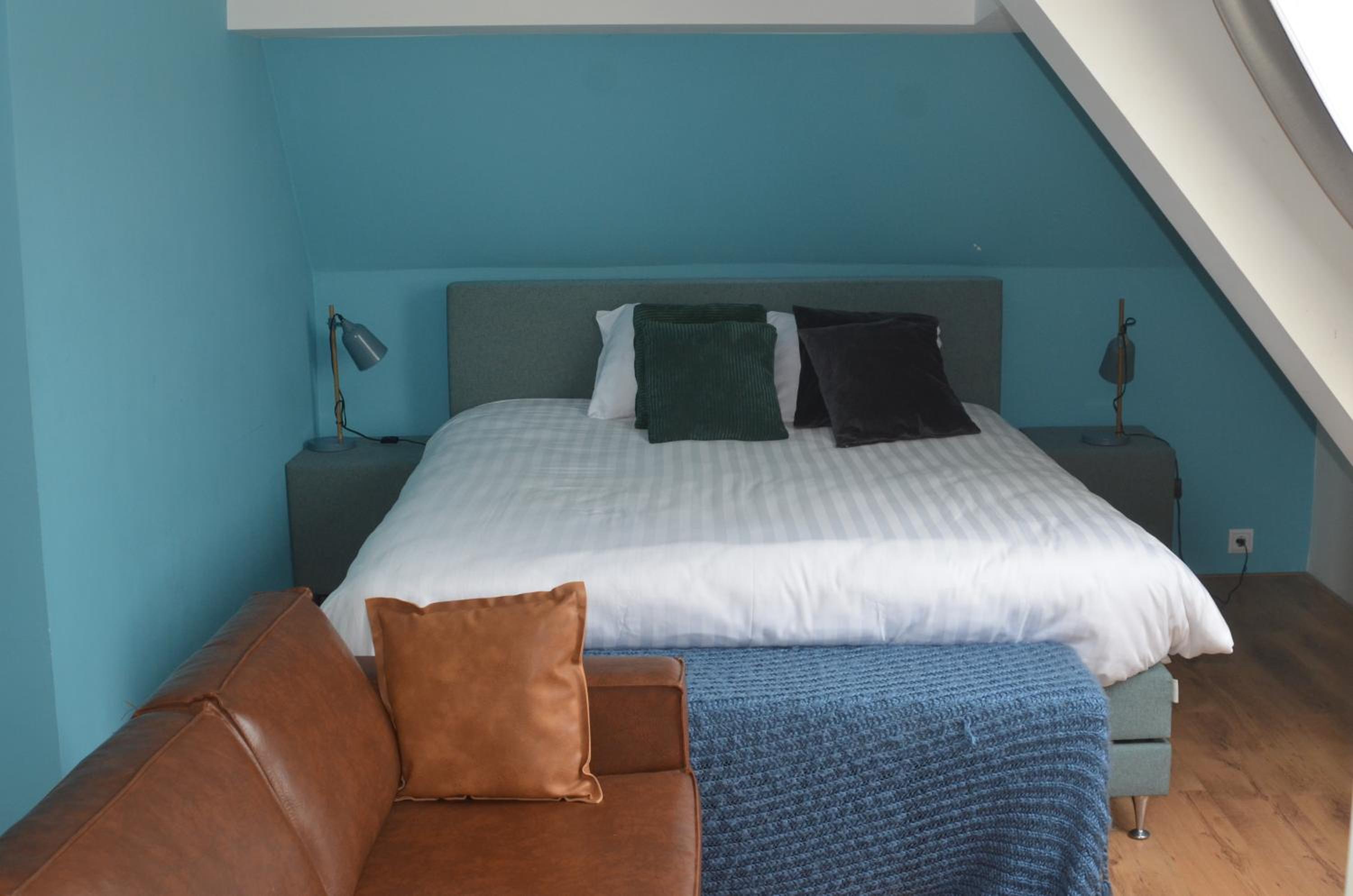 Deluxe King Room - Photo 1