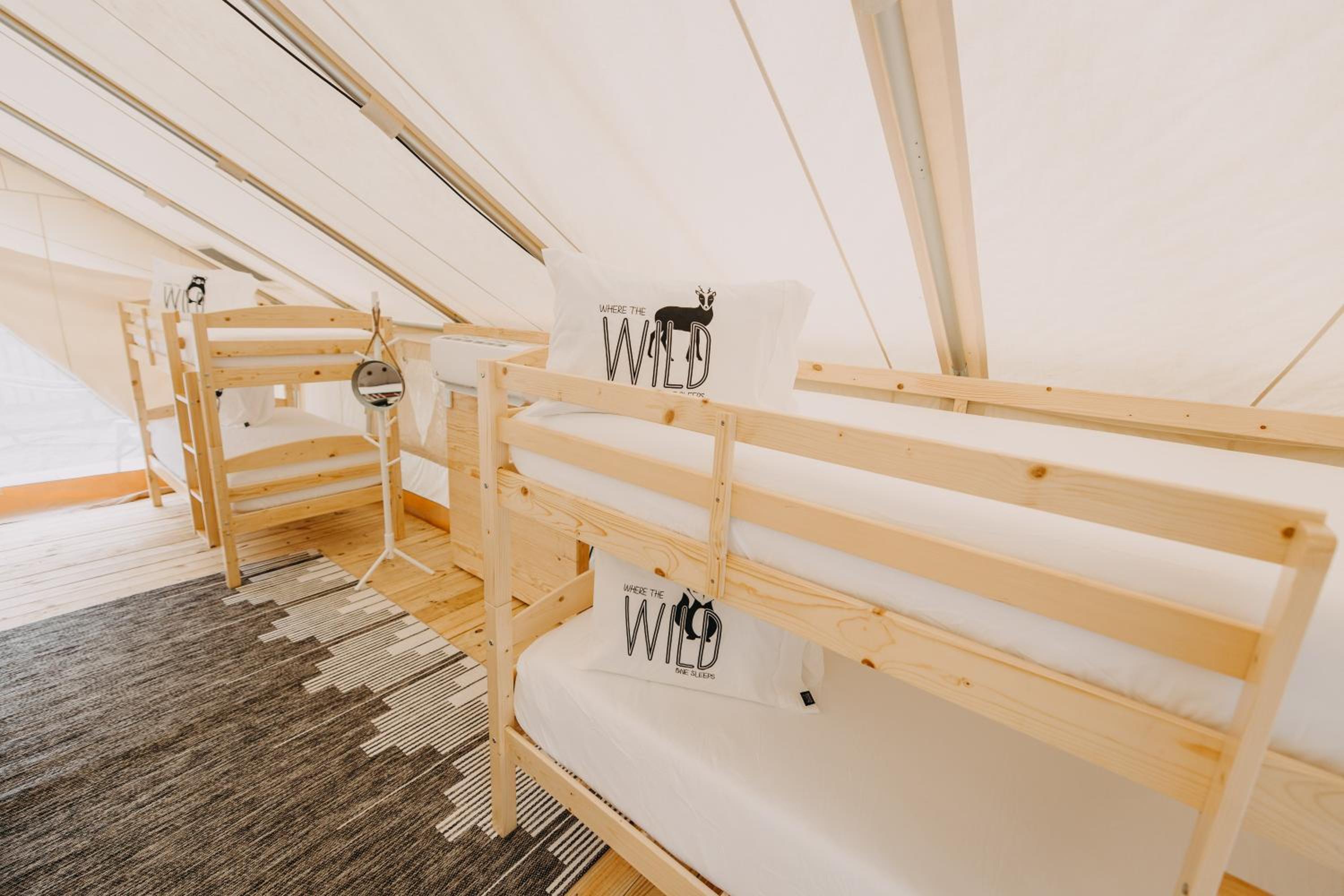 Tent (A) photo 3