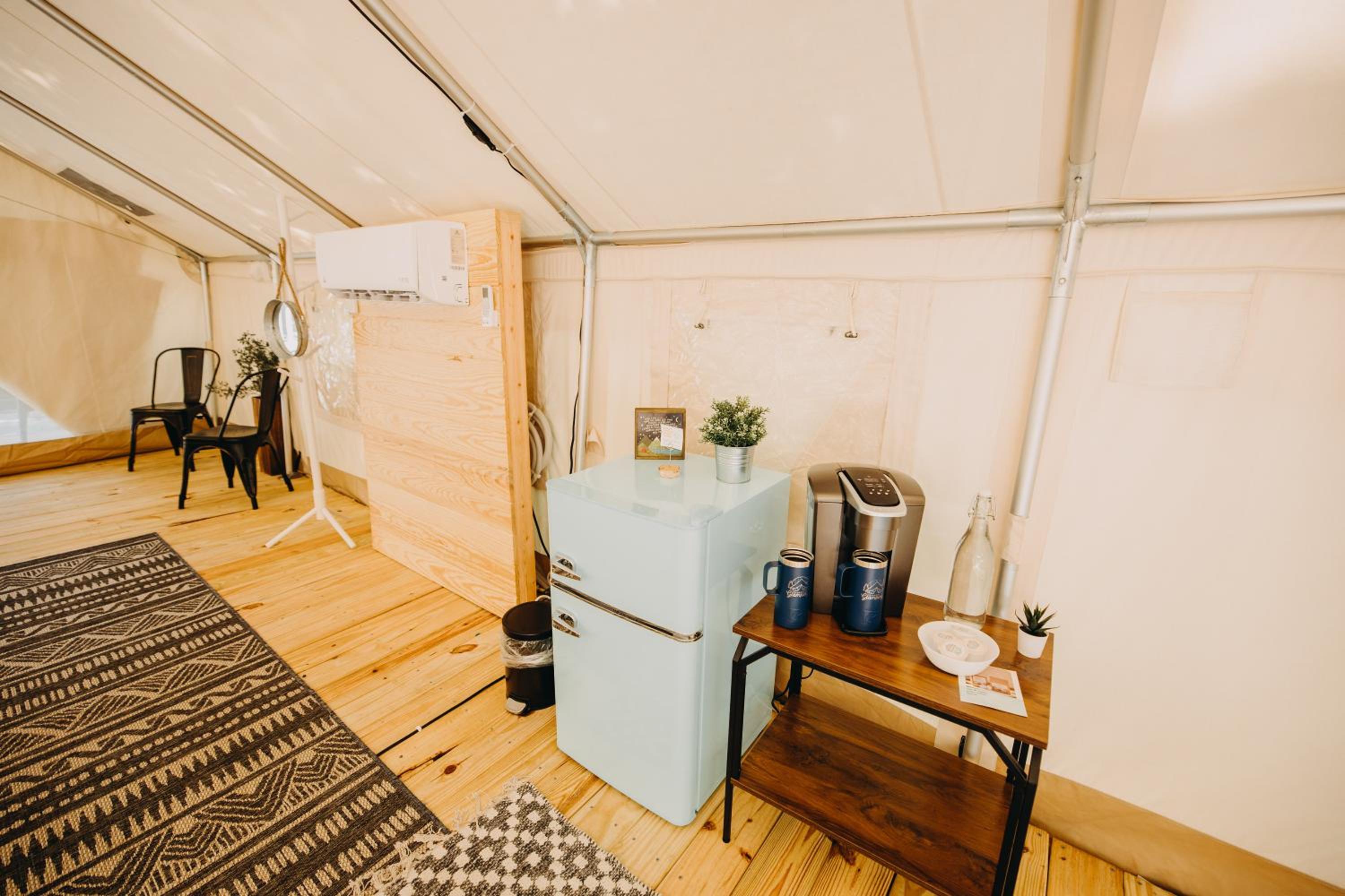 Tent (A) photo 2