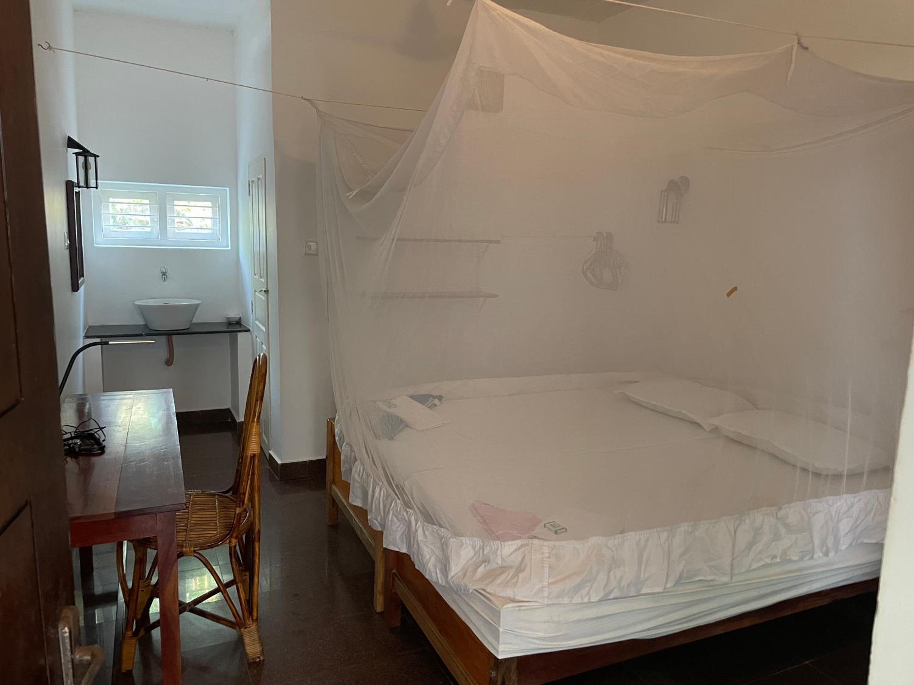 Budget Double Room photo 2