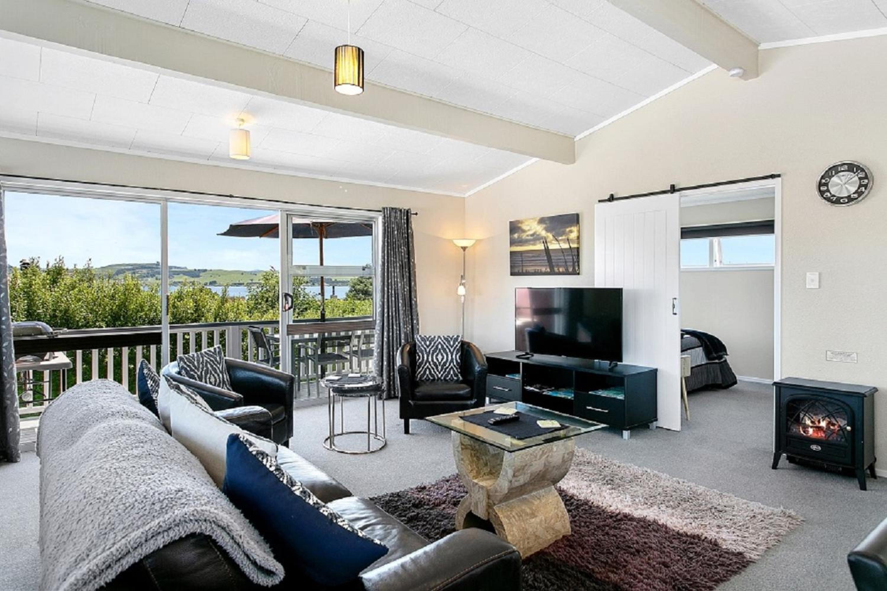Apartment with Lake View photo 1