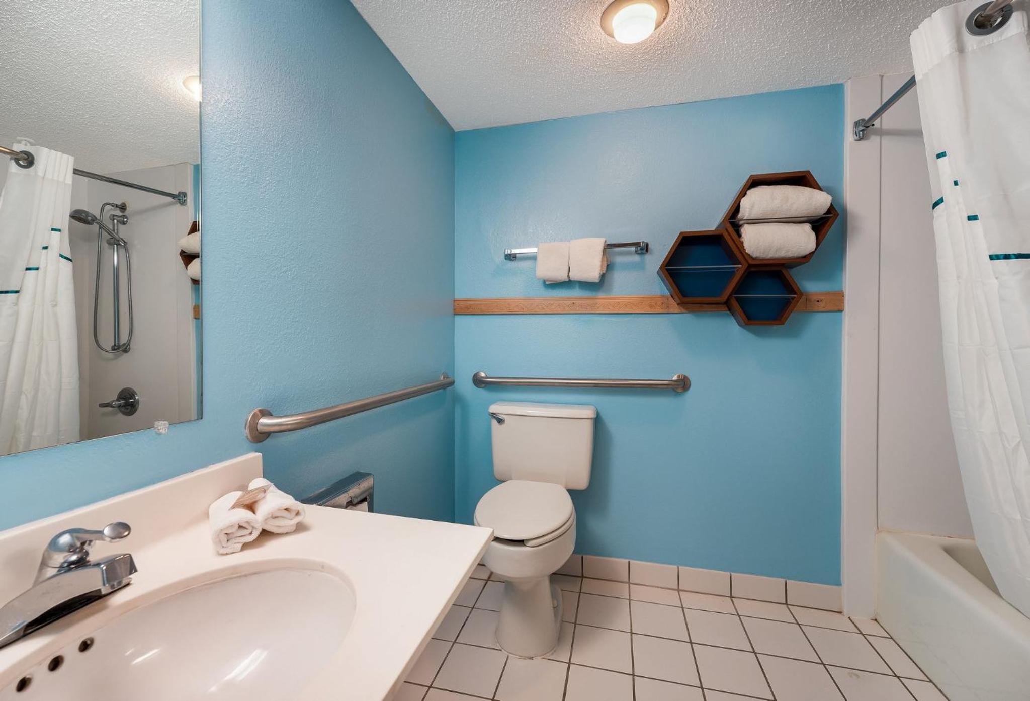 Studio King Room Disability Access Non-Smoking - Photo 4