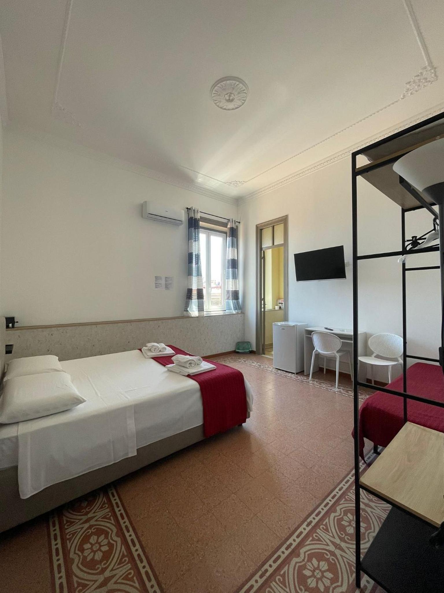 Triple Room with Private Bathroom - Photo 1