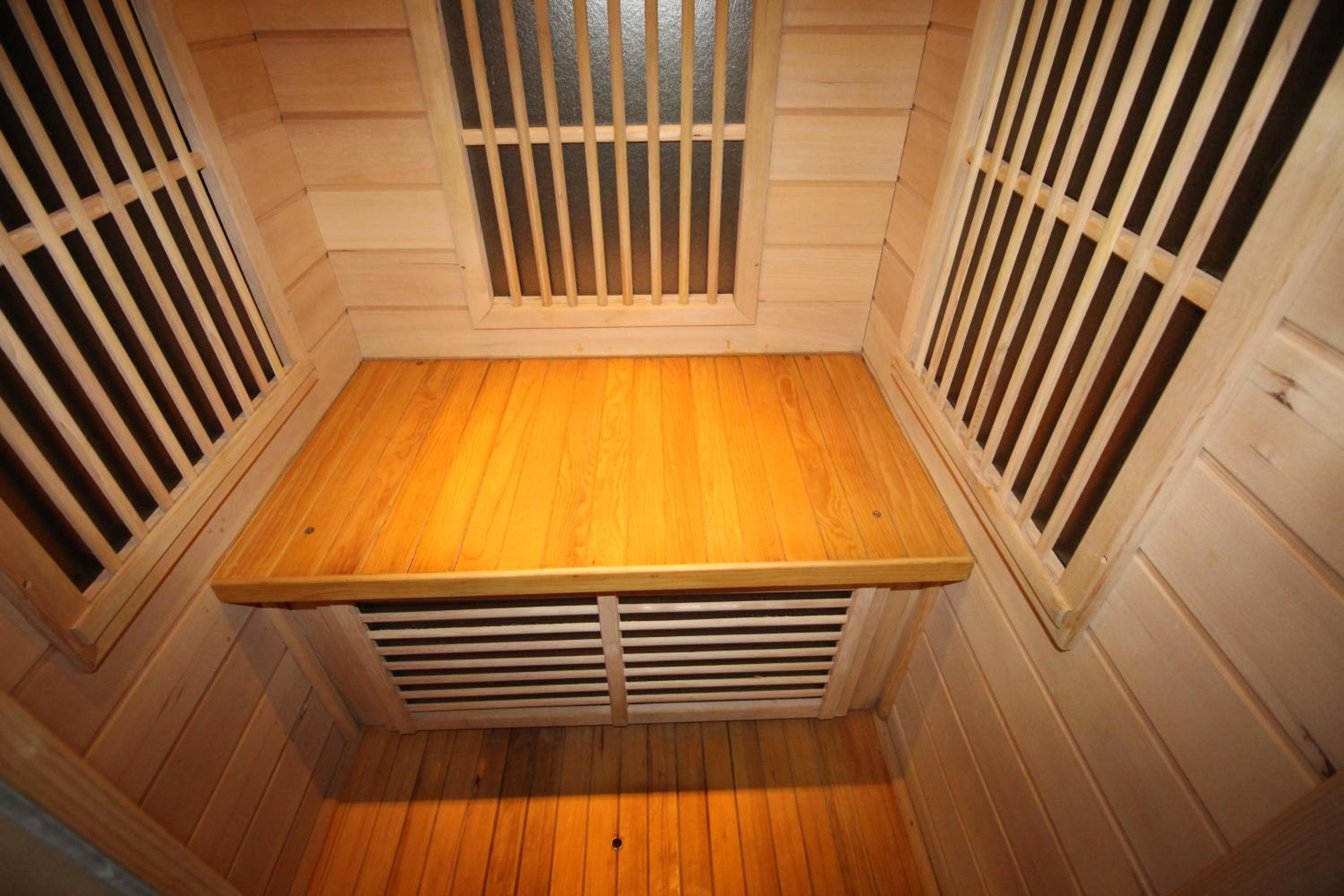 One-Bedroom Apartment with Sauna - Photo 4