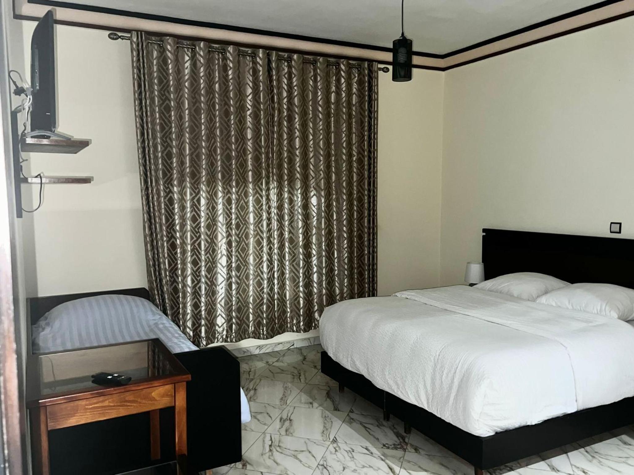 Triple Room with Shower - Photo 2