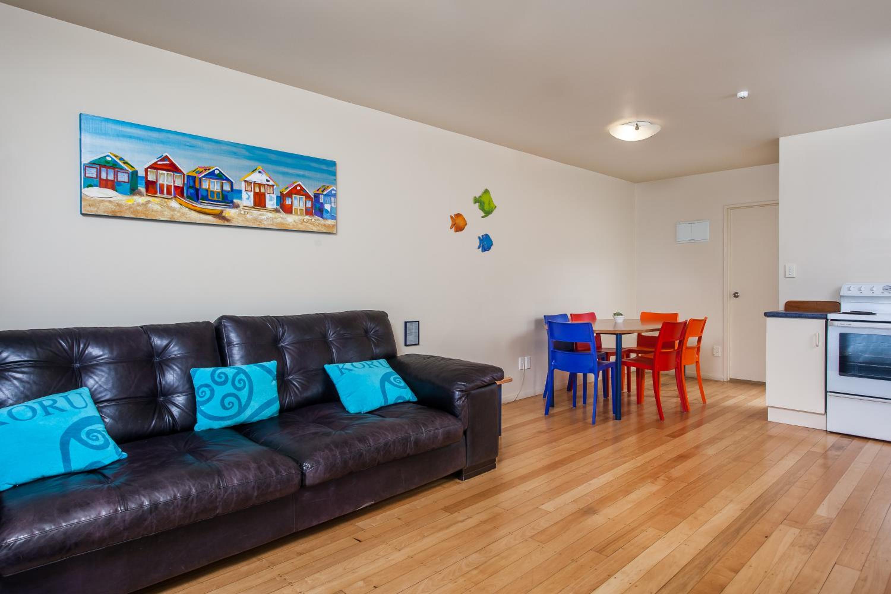 Three-Bedroom Family Apartment - Photo 6