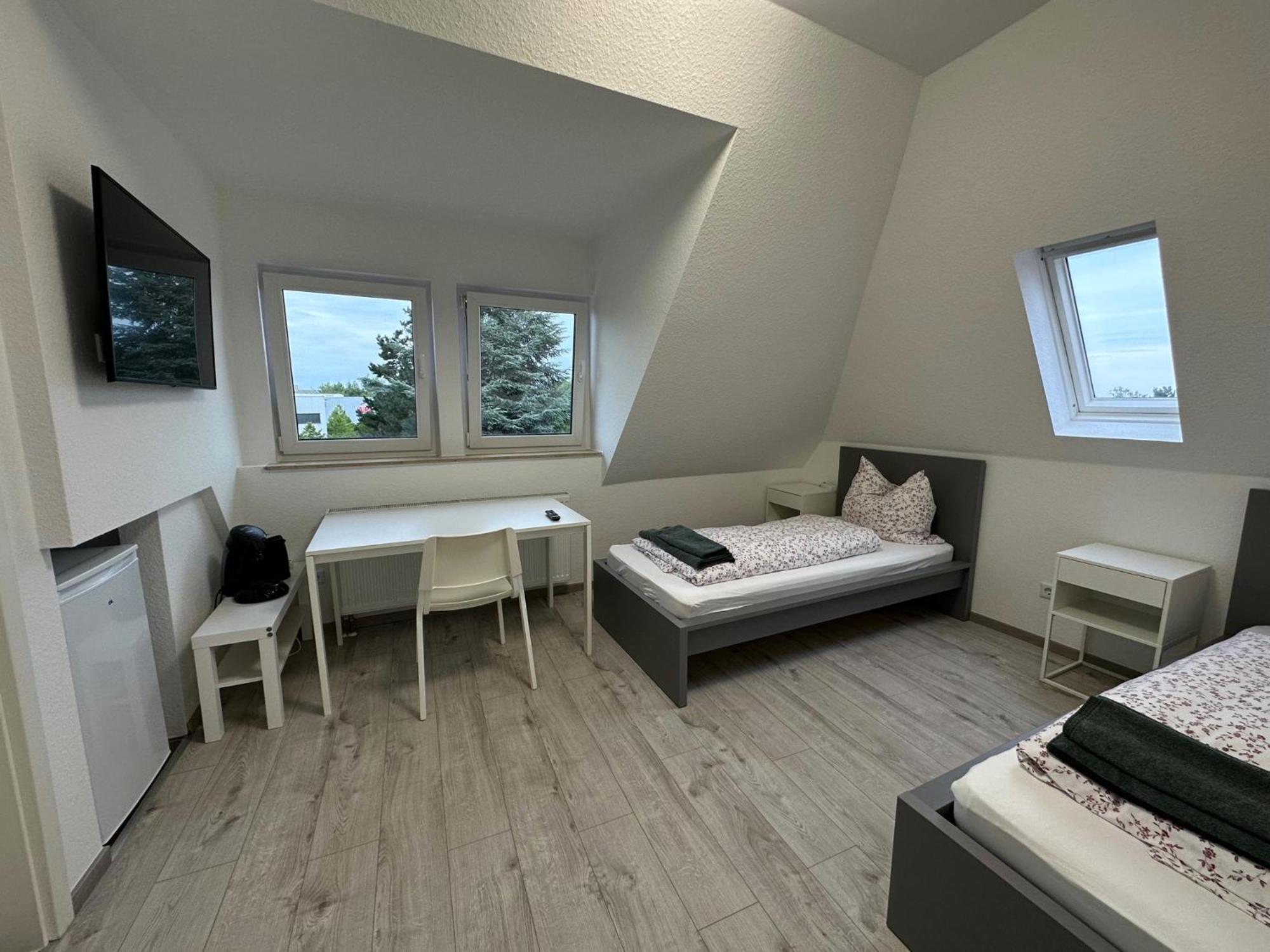 Twin Room - Photo 1