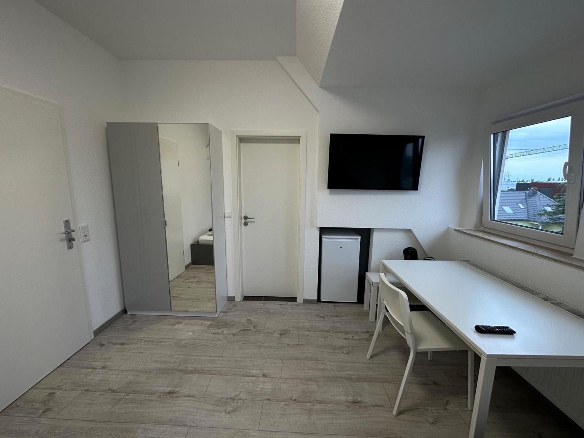 Twin Room - Photo 4