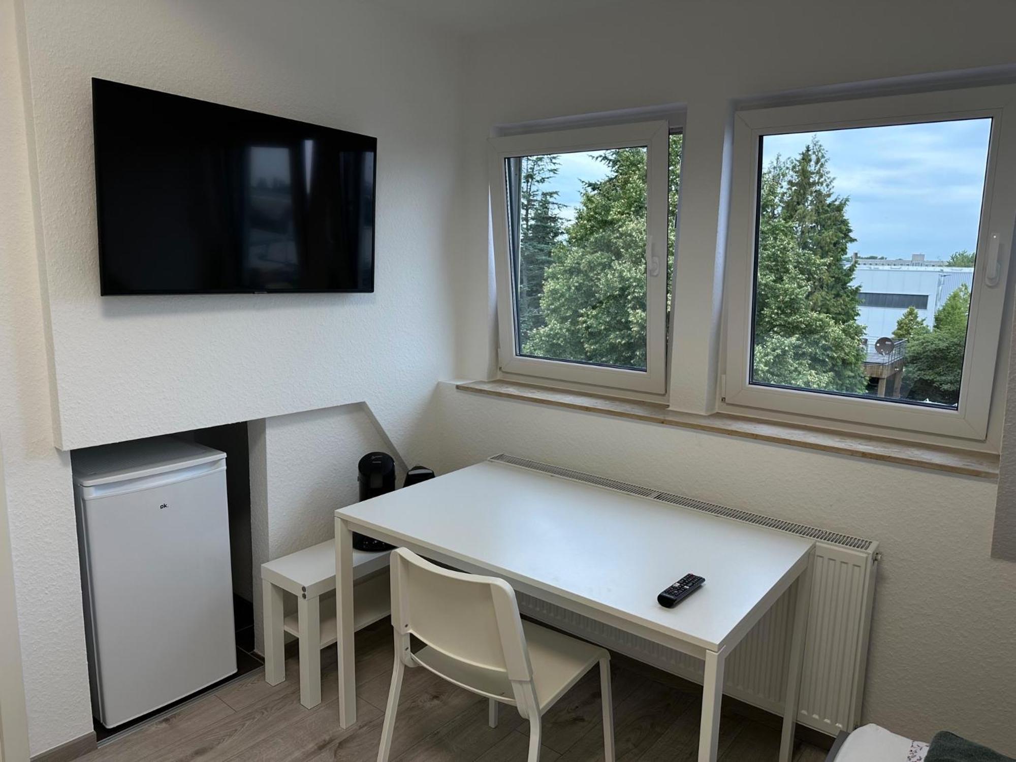 Twin Room - Photo 3