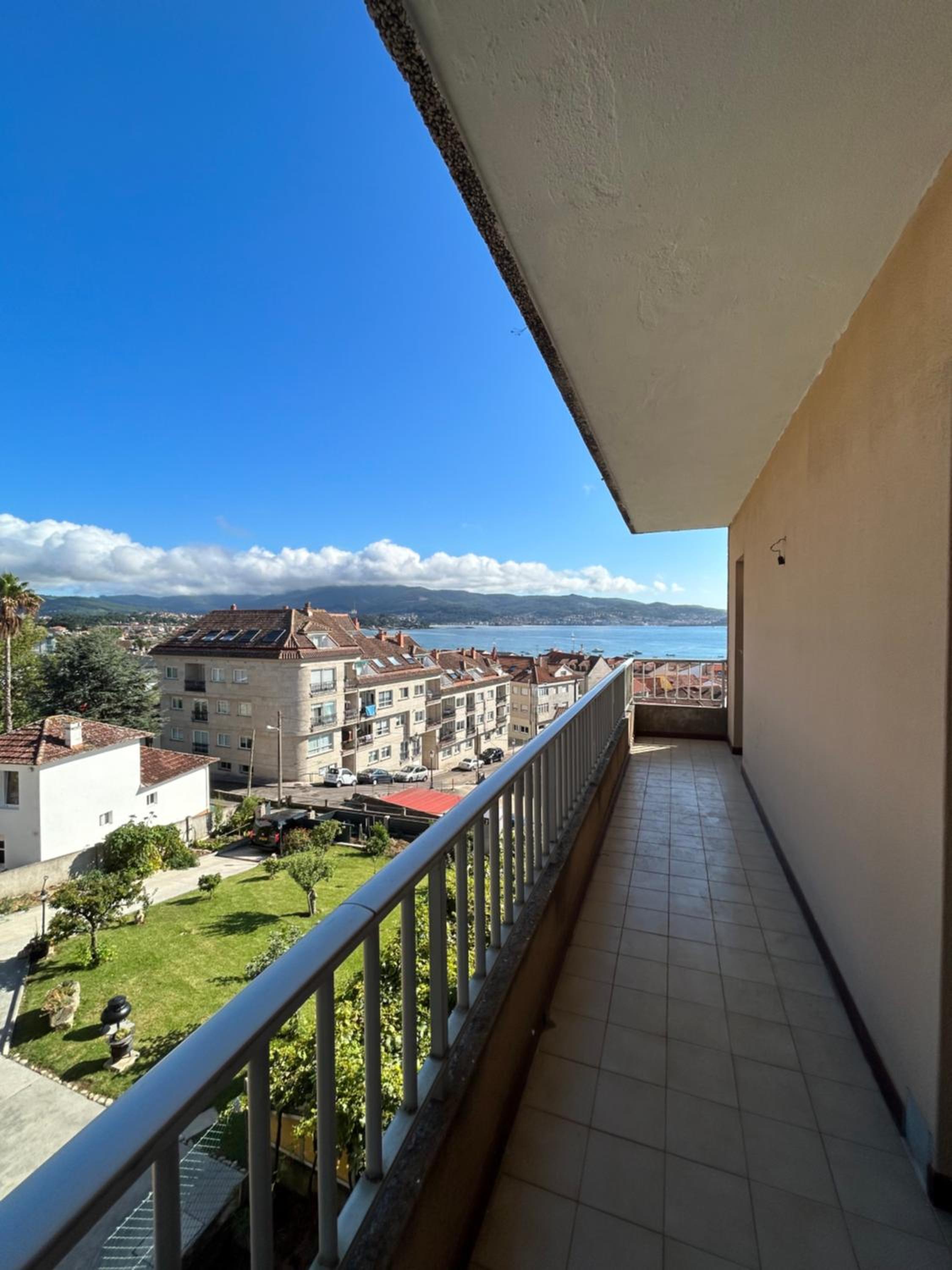 Three-Bedroom Apartment with Sea View photo 2