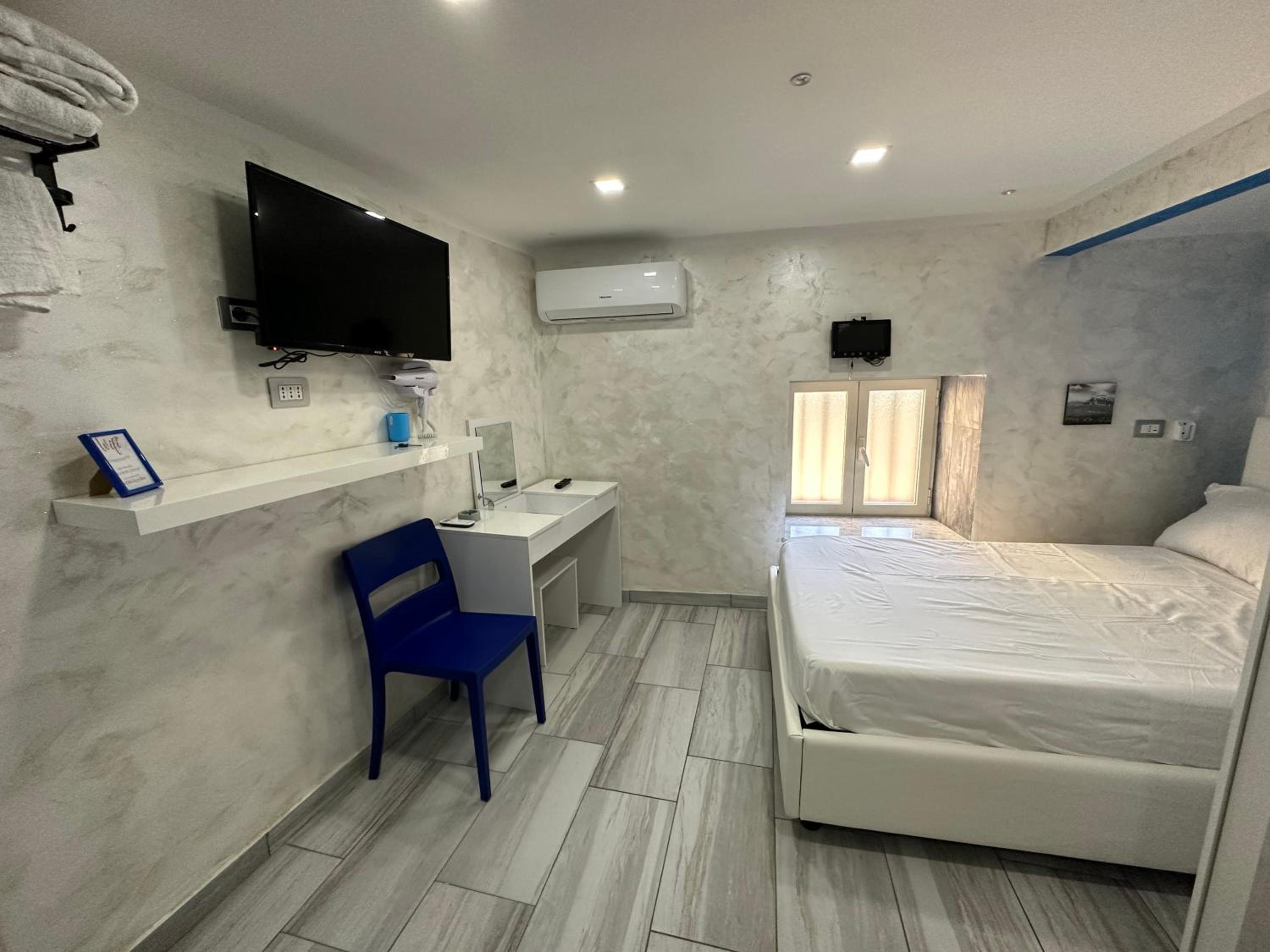 Deluxe Double Room With Shower