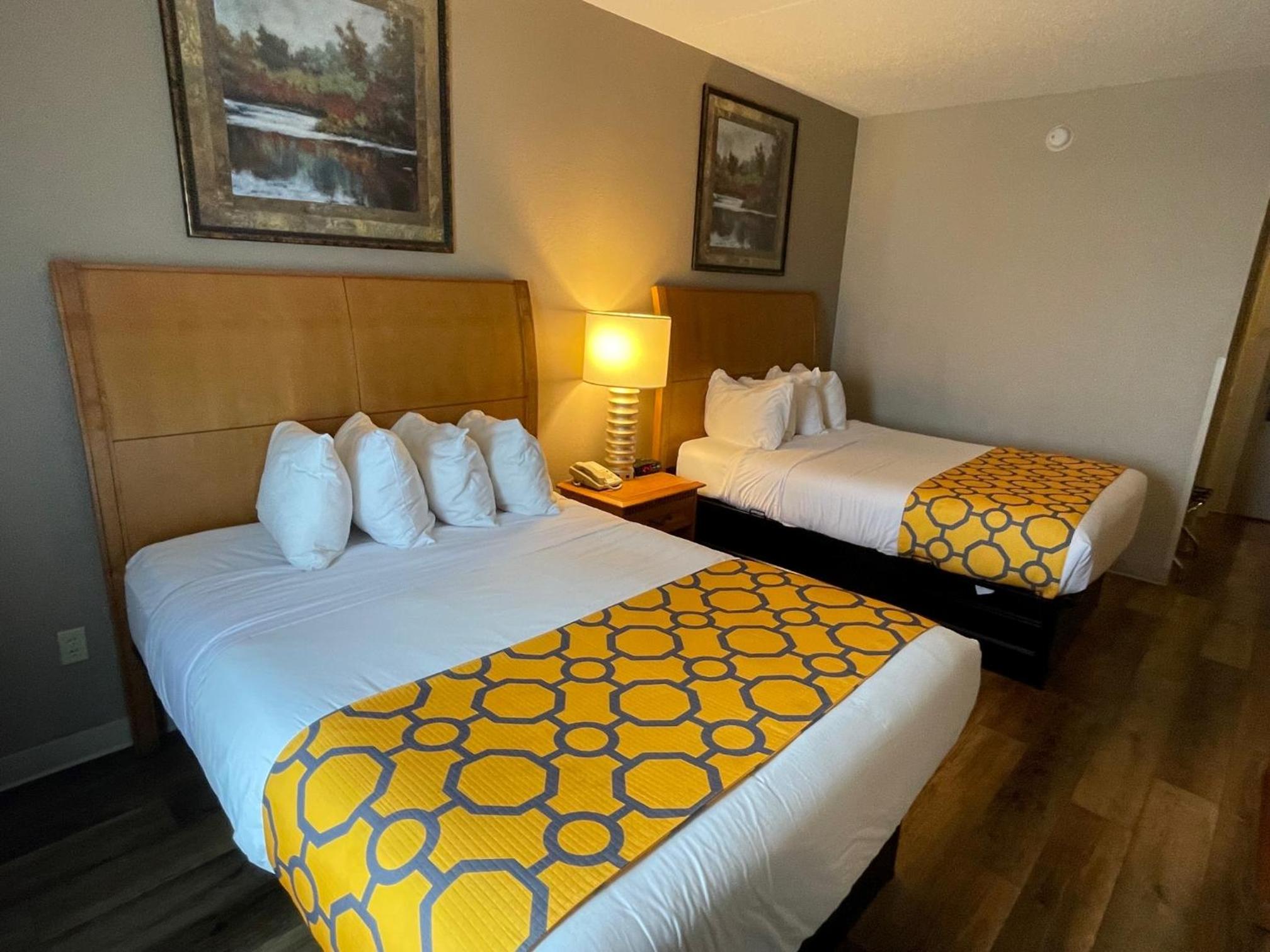Queen Room with Two Queen Beds - Pet Friendly/Non-Smoking