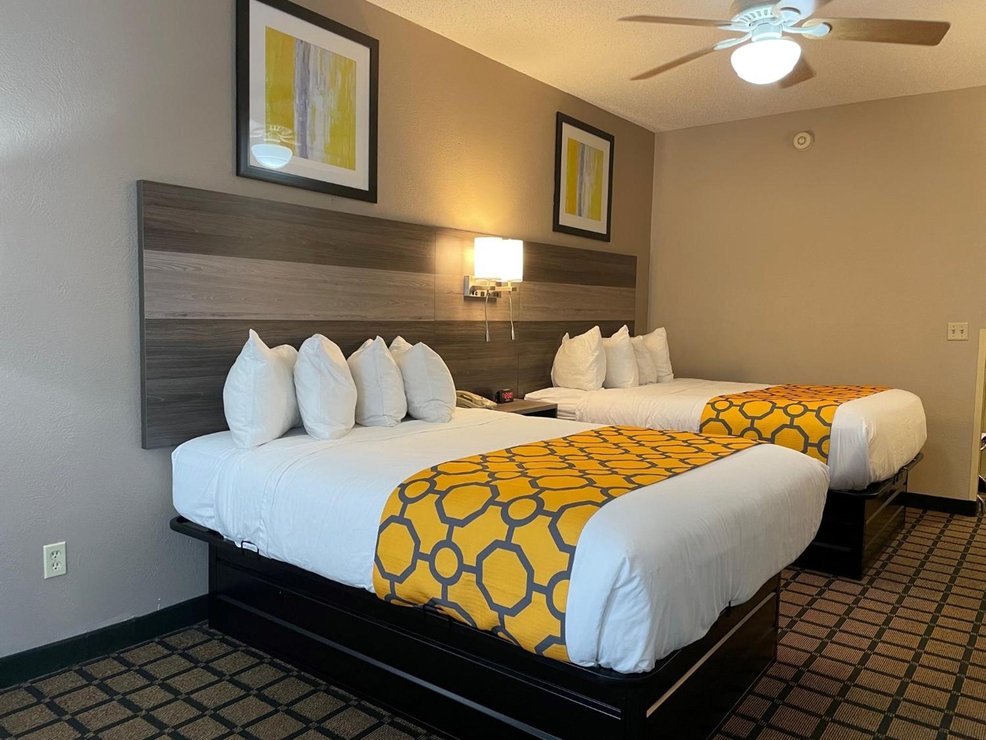 Studio Suite with Two Queen Beds - Non-Smoking photo 2