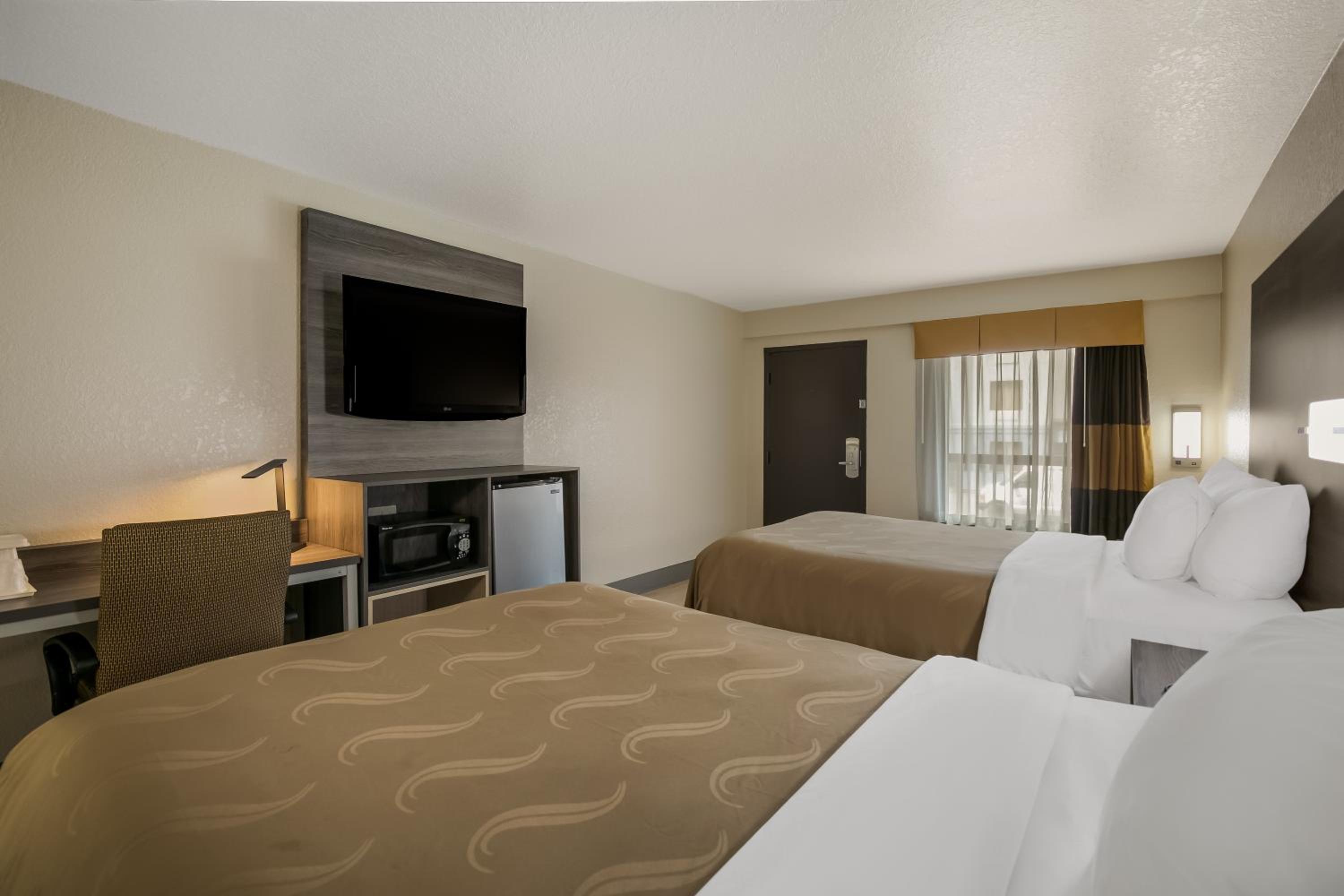 Double Room with Two Double Beds - Non-Smoking - Photo 1