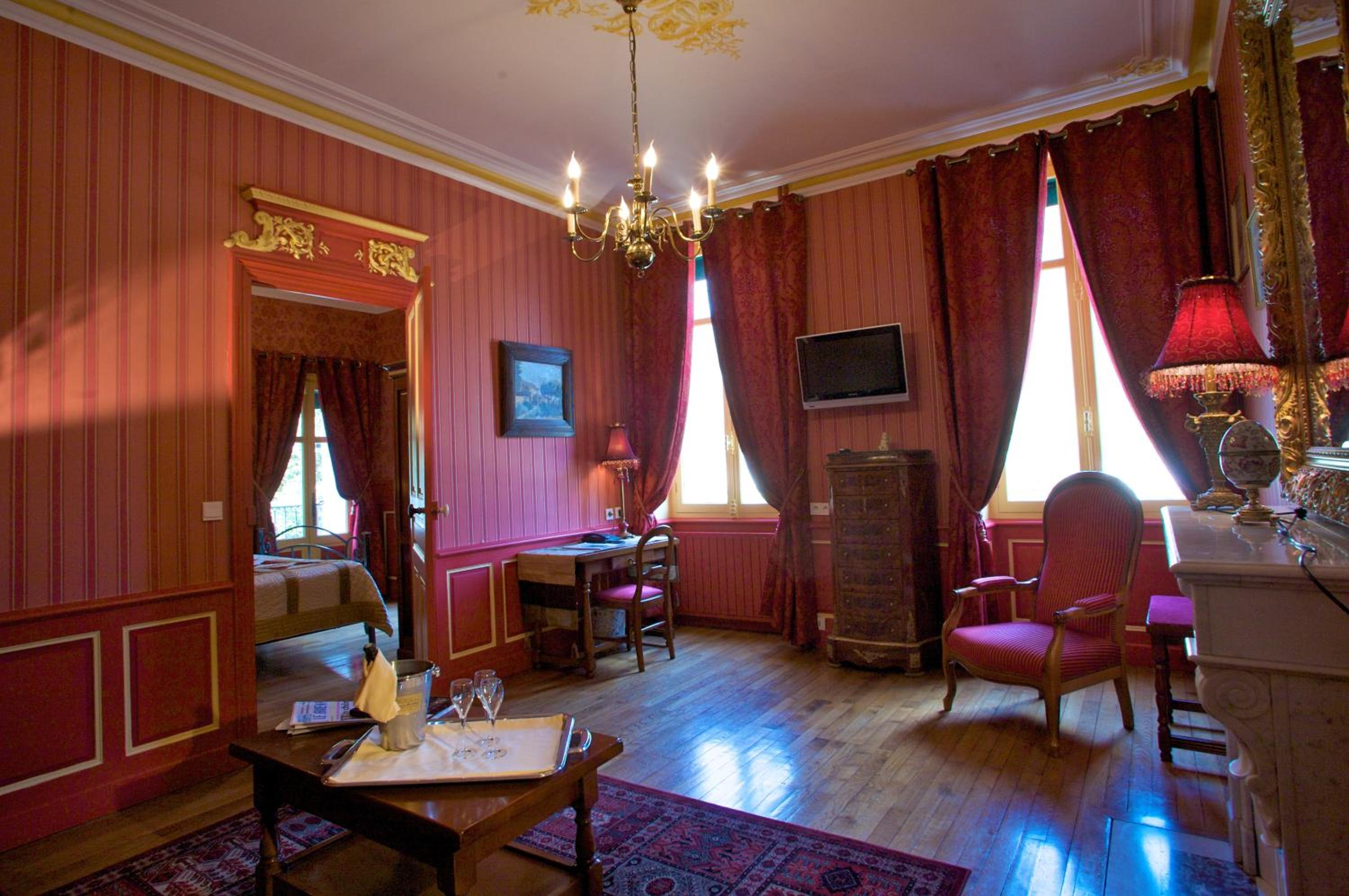 Castle Suite - Photo 3