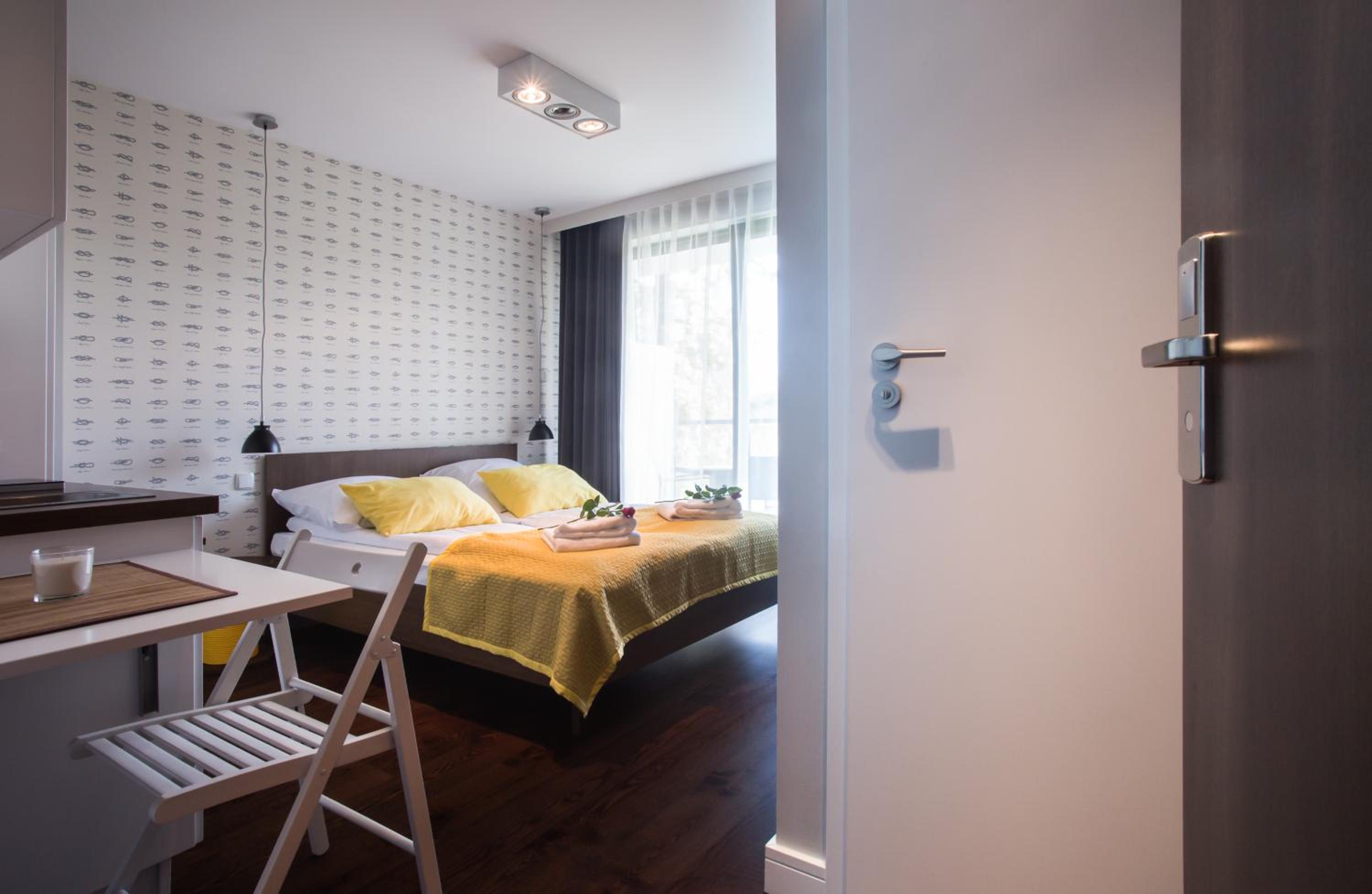 Standard Double Room with Kitchenette - Photo 10