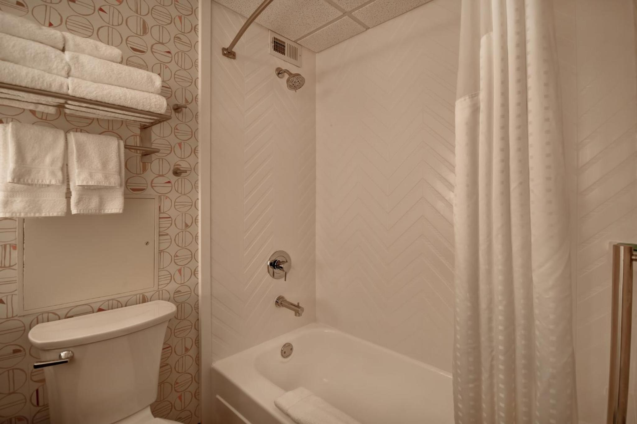 Queen Suite with Two Queen Beds photo 3