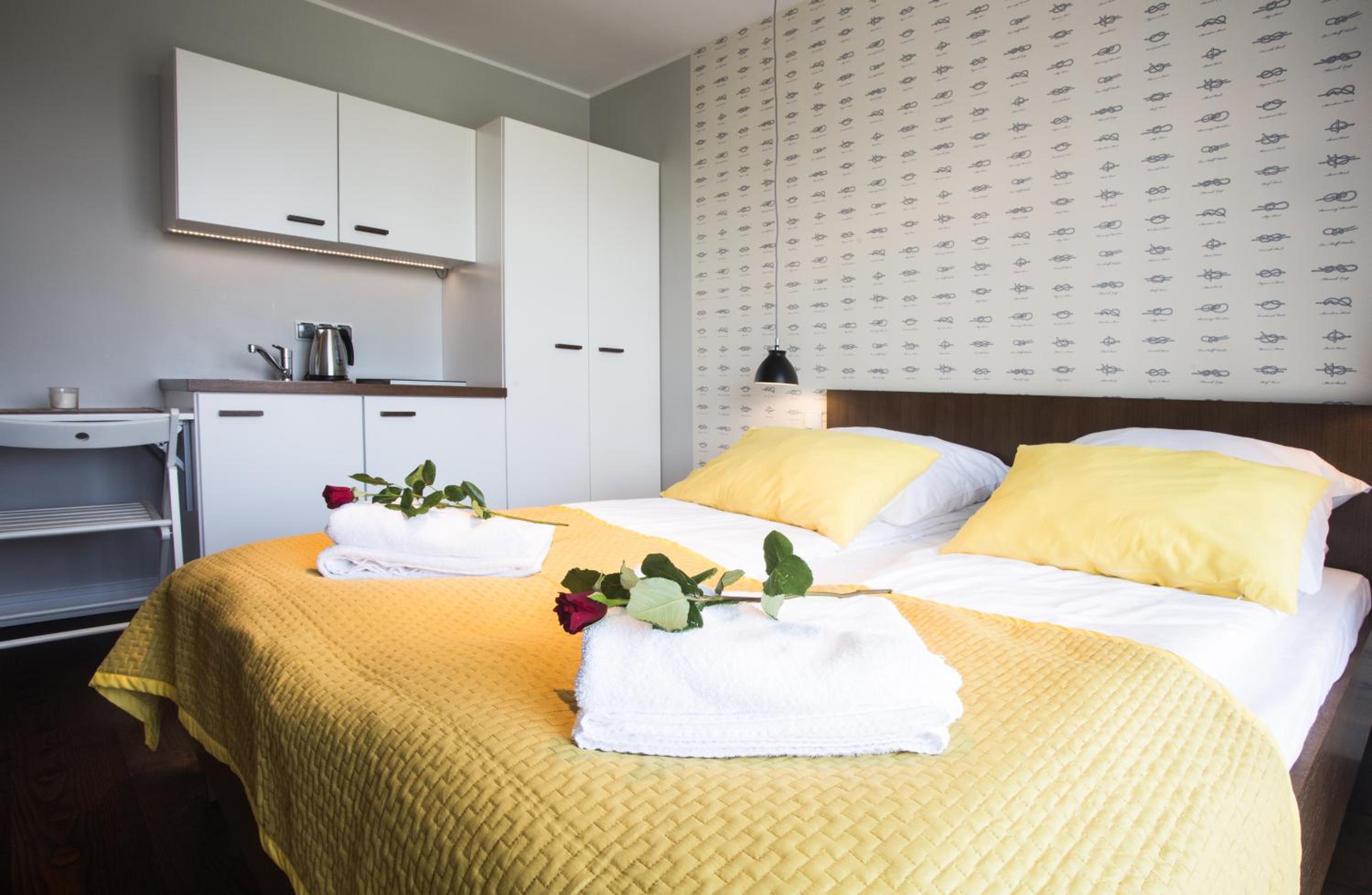 Standard Double Room with Kitchenette - Photo 12