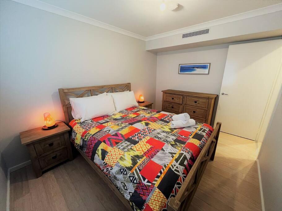 Five-Bedroom House photo 1