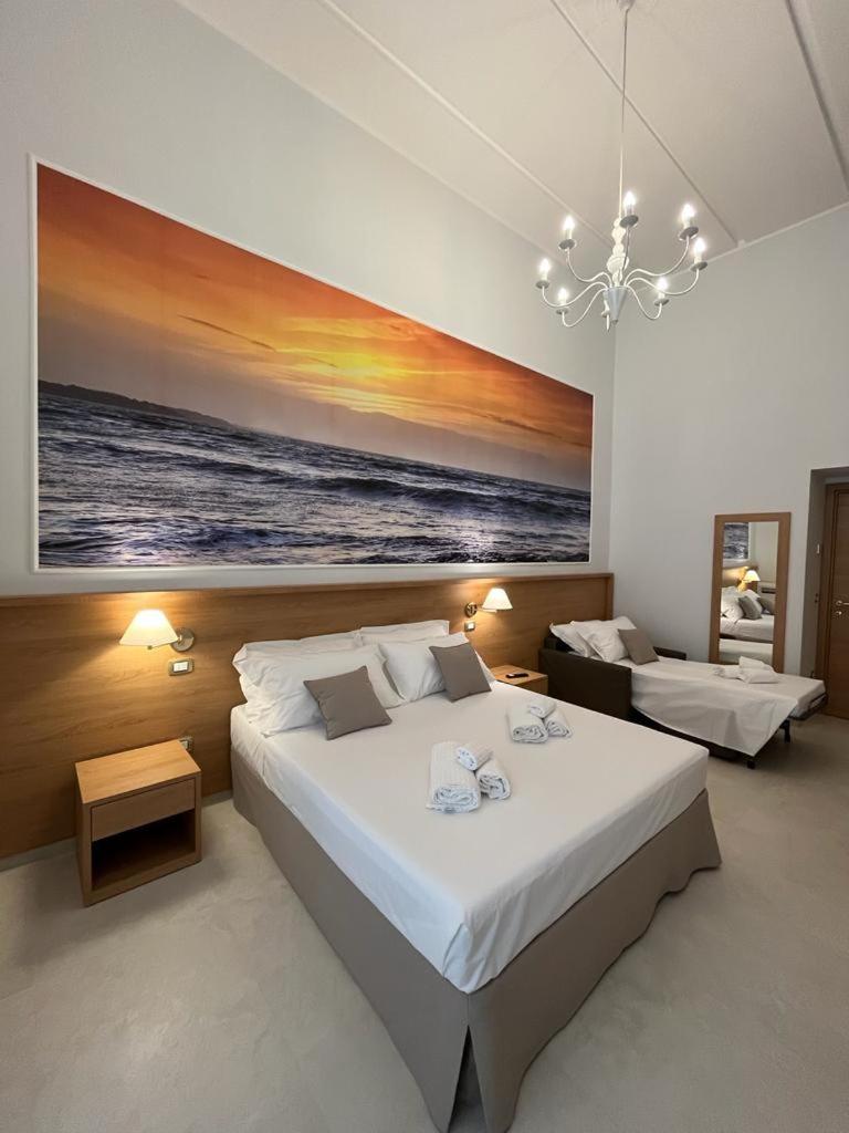 Large Double Room photo 1