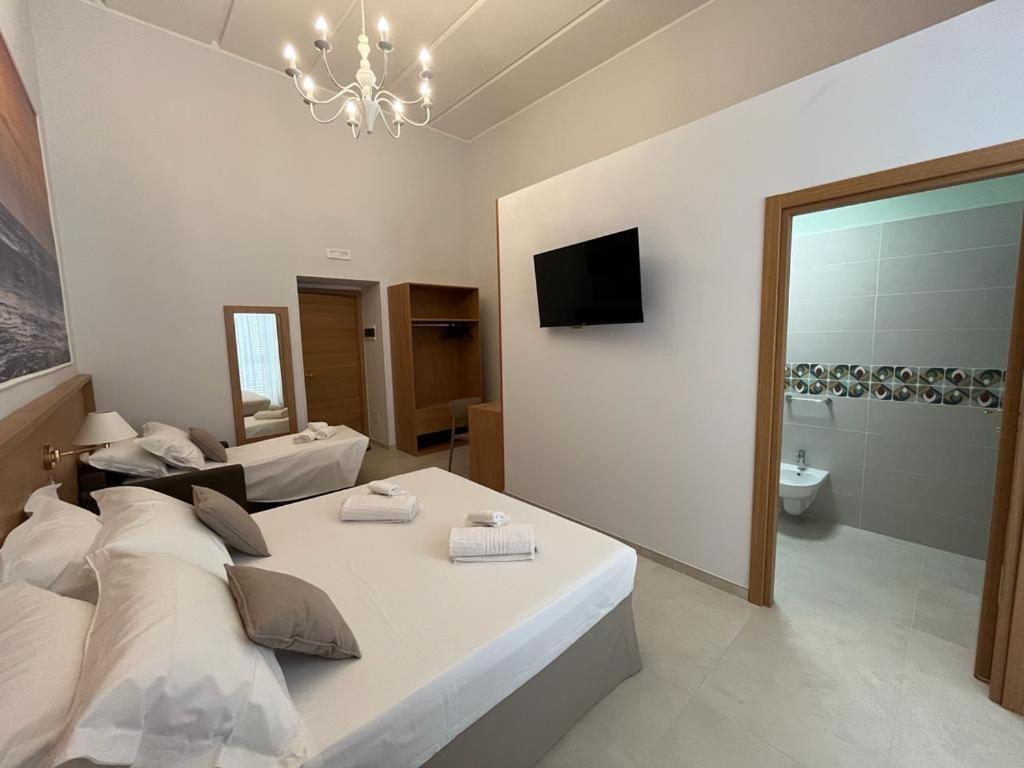 Large Double Room photo 2