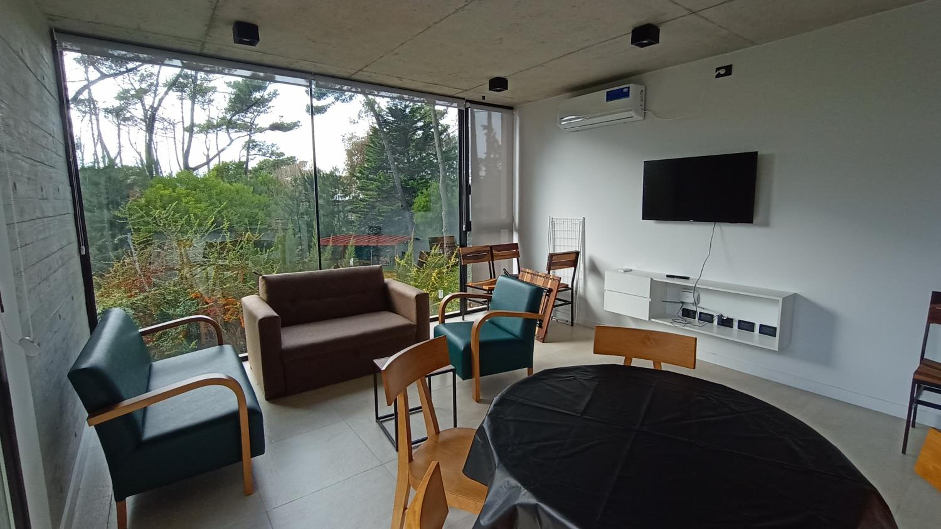 One-Bedroom Apartment with Terrace photo 1