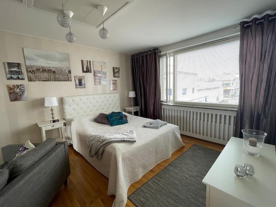 One-Bedroom Apartment photo 1