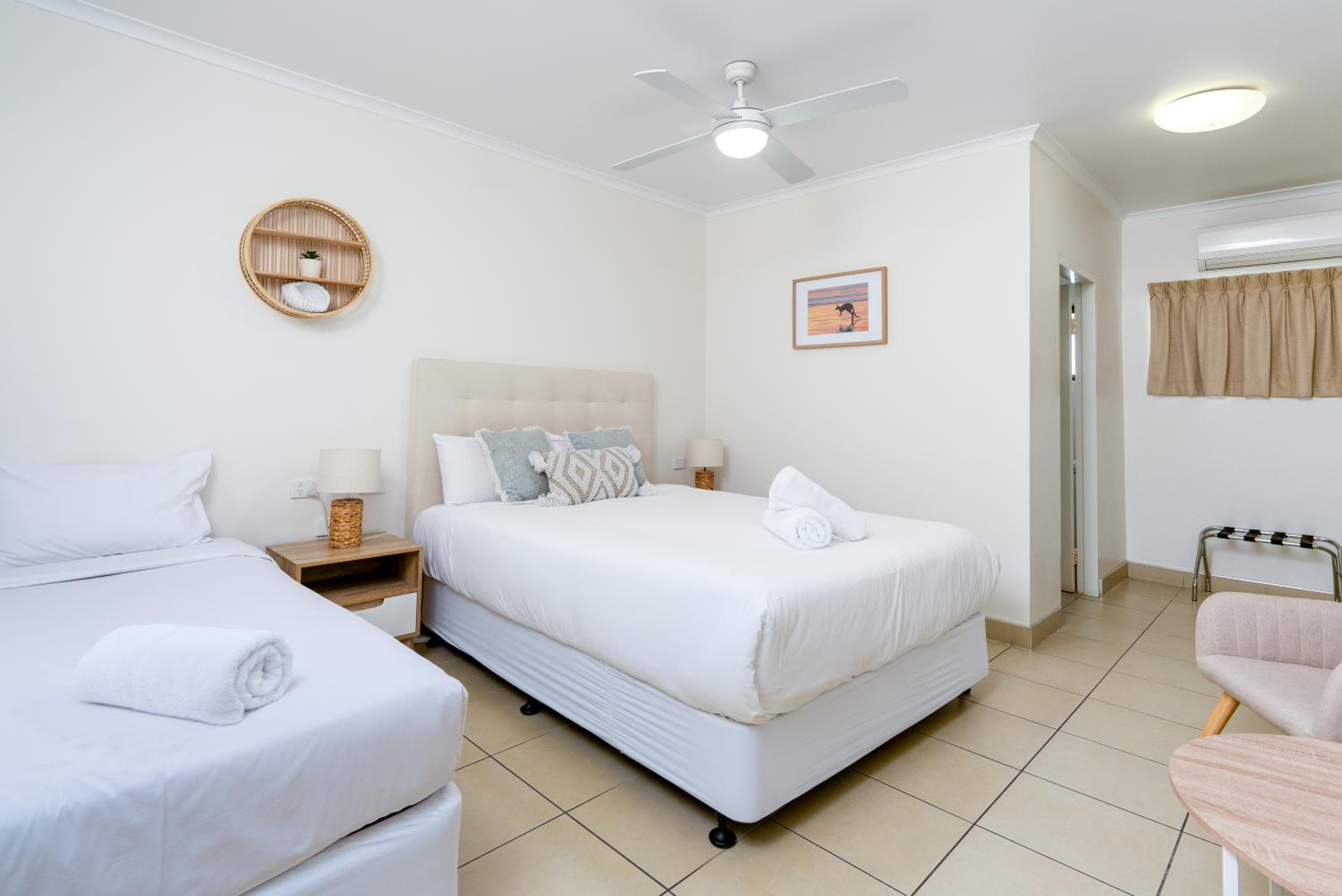 Standard Twin Room - Photo 1