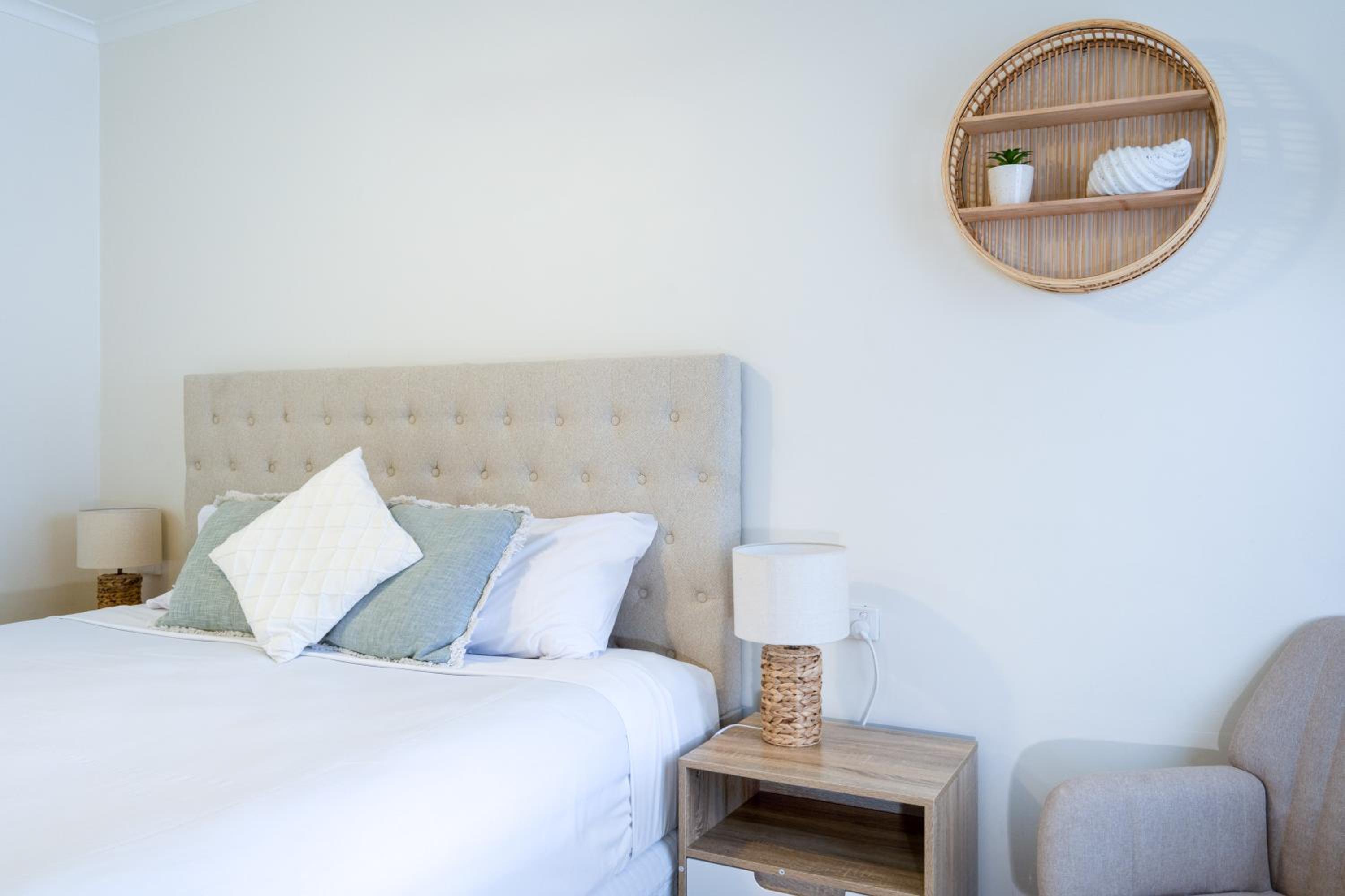 Standard King Room - Photo 3