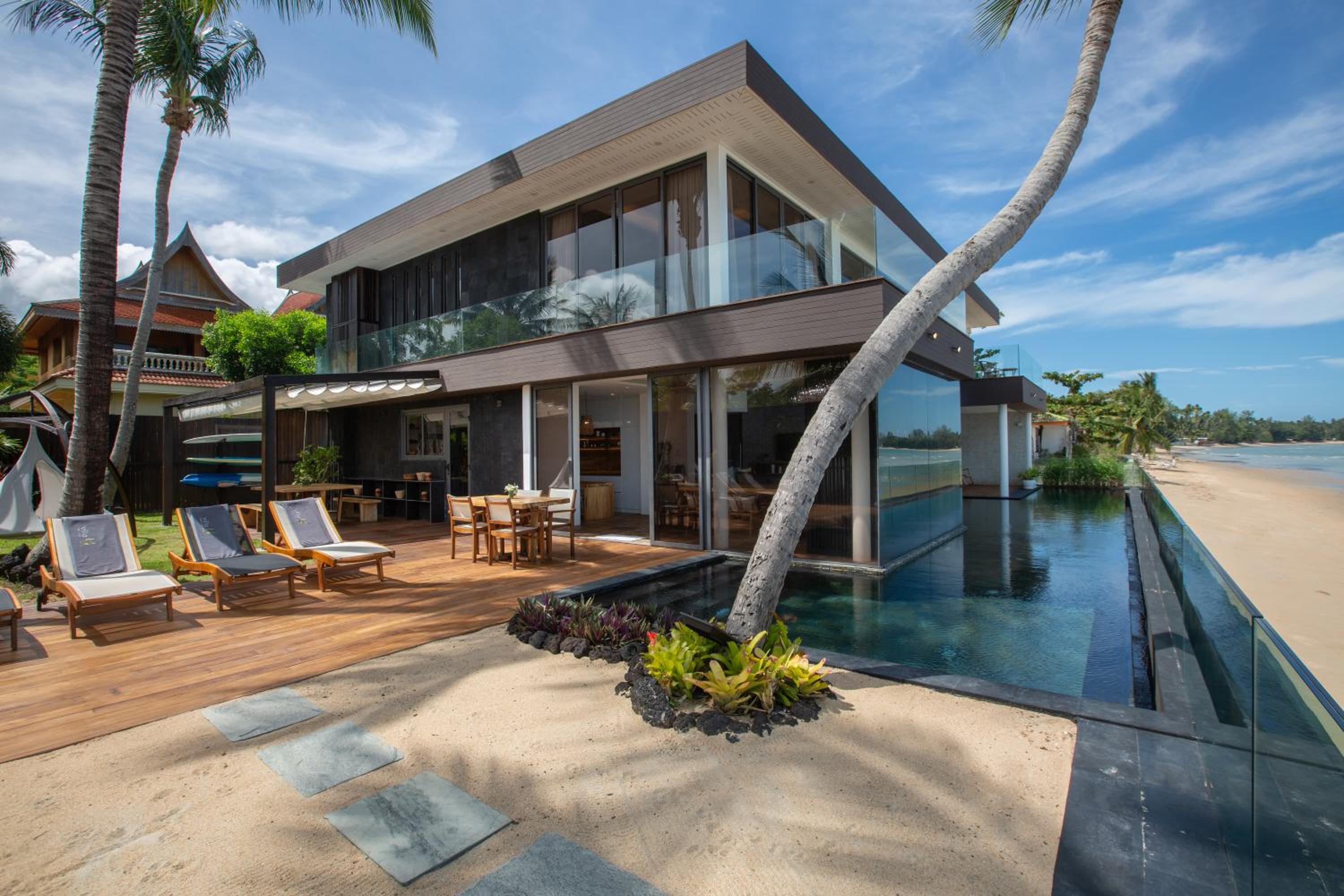 Villa - Beach Front photo 2