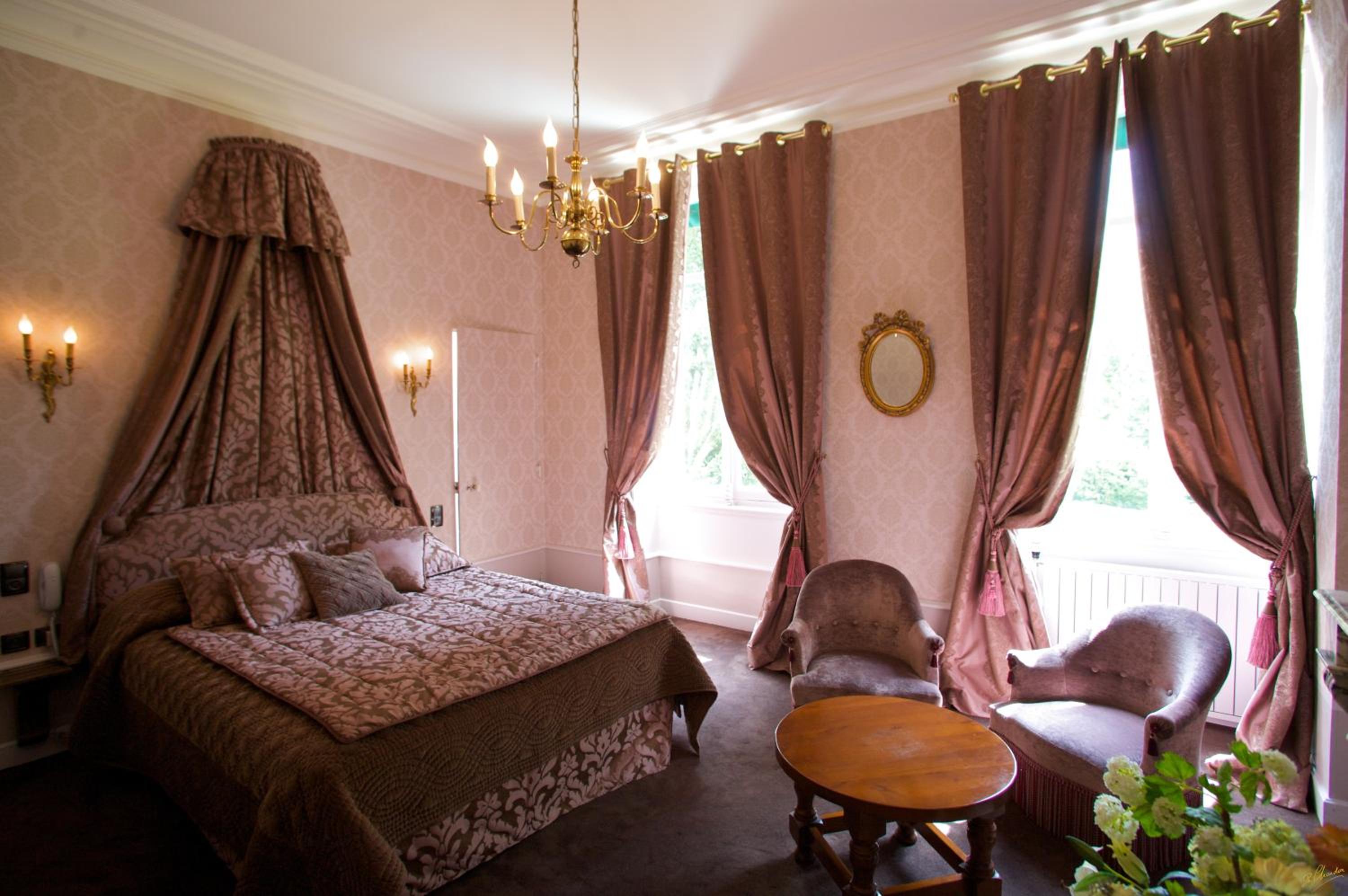 Large Double Room - Photo 1