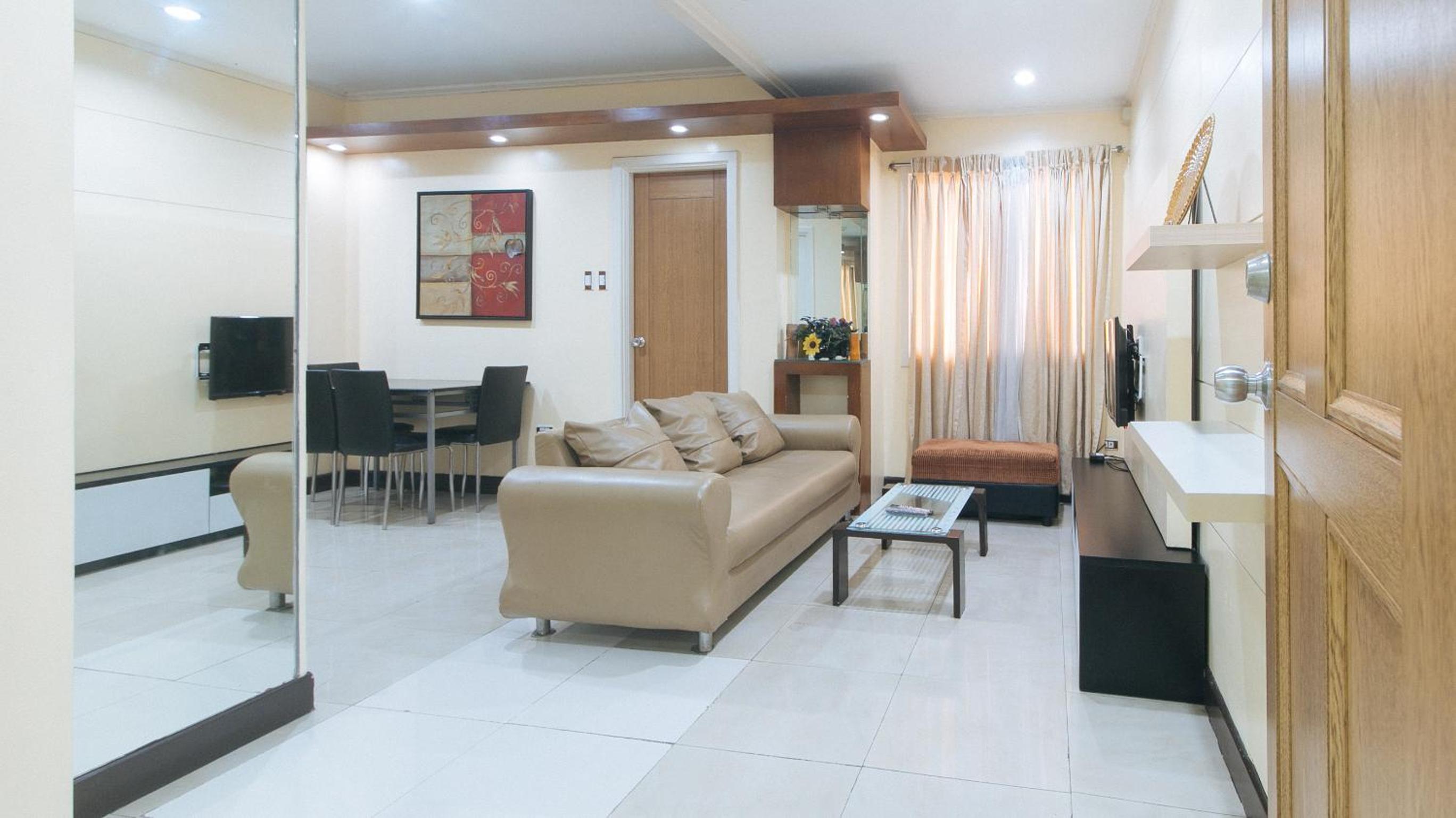 Two-Bedroom Suite - Photo 8