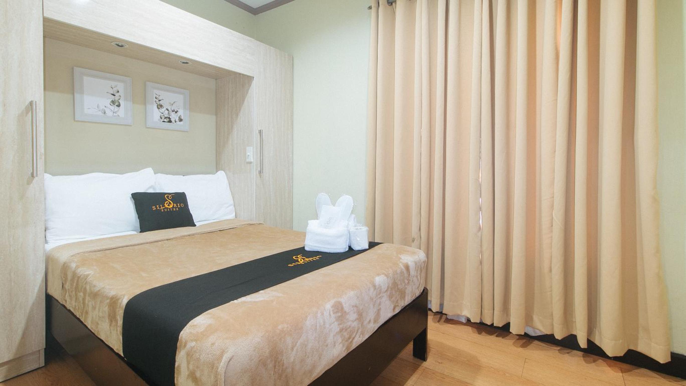 Two-Bedroom Suite - Photo 6