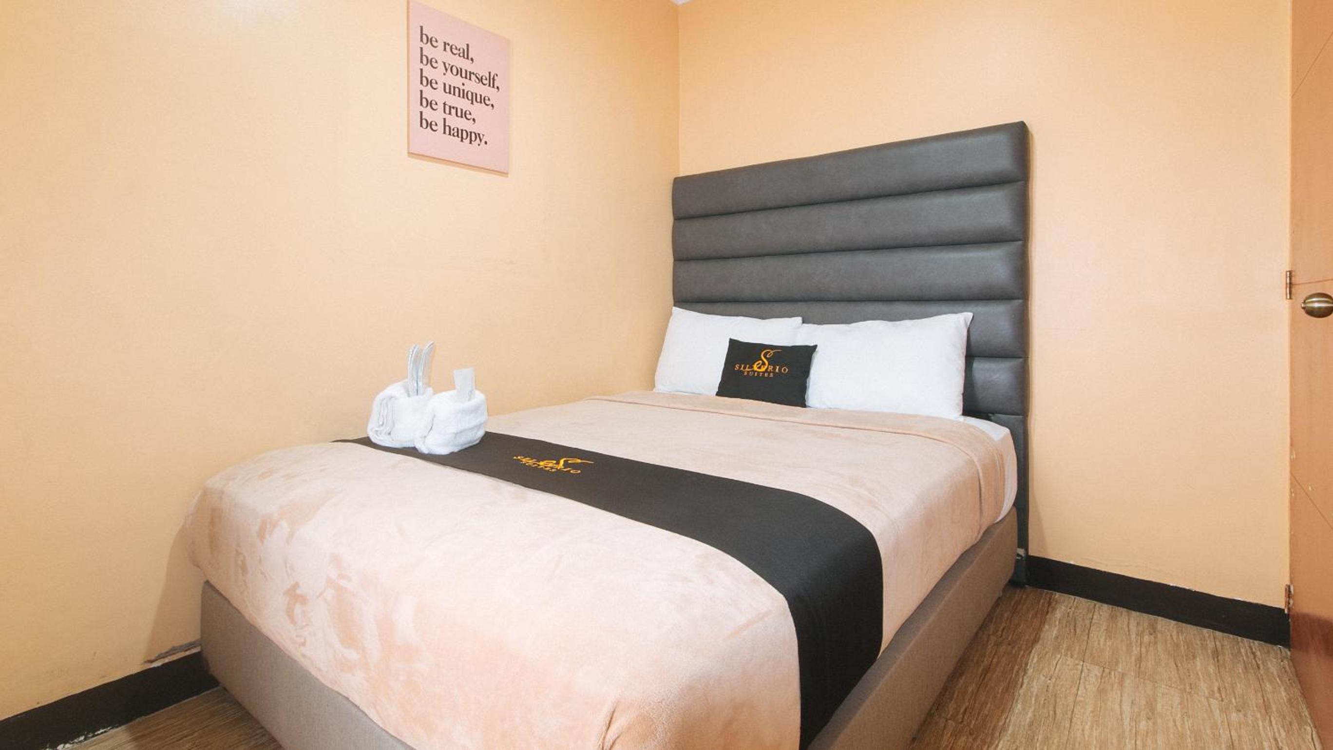 One-Bedroom Suite - Photo 8