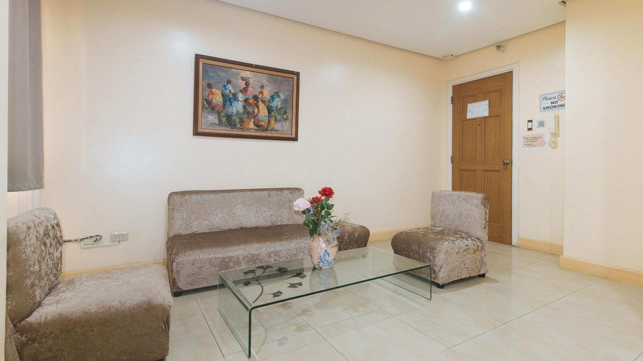 Family Room - Photo 6