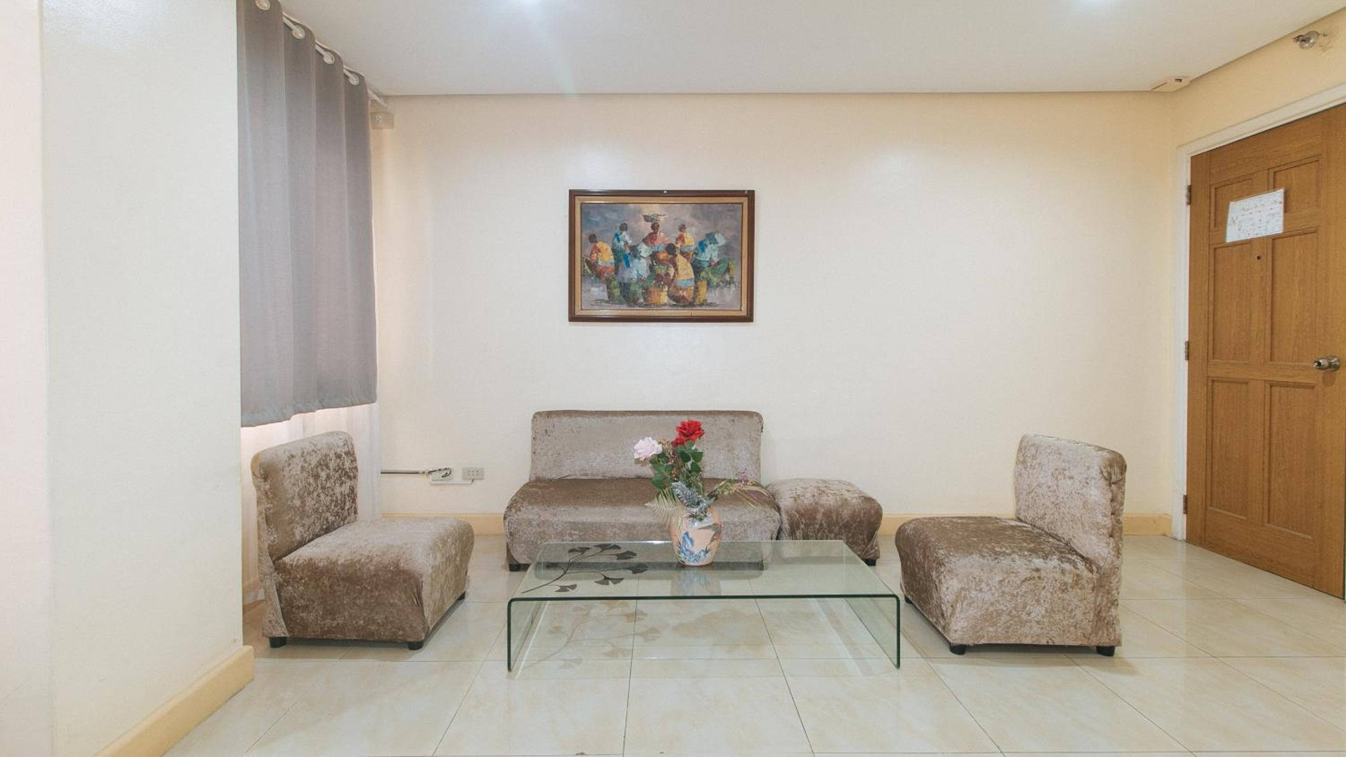Family Room - Photo 7