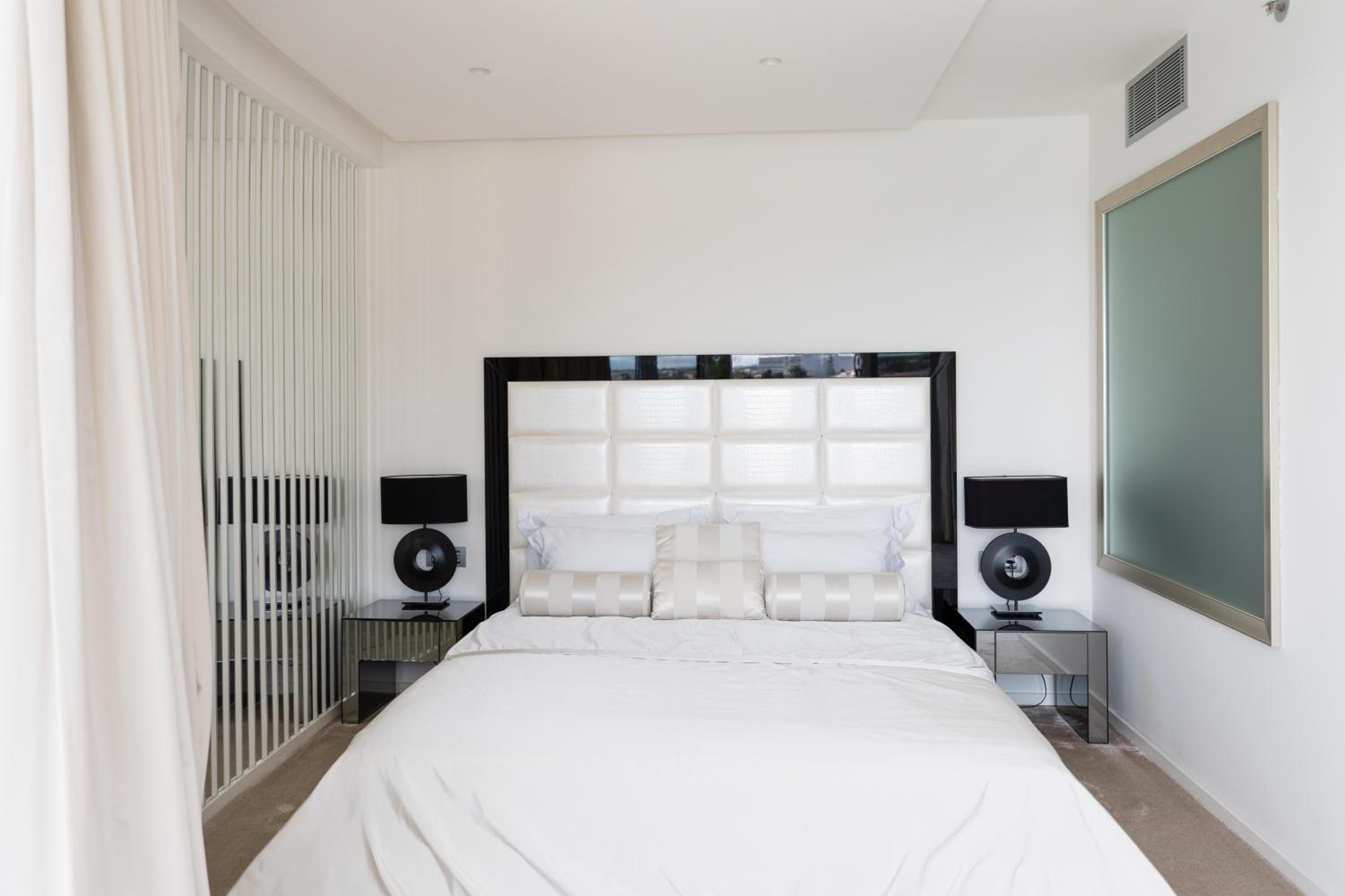 Deluxe Suite with Balcony and Sea View - Photo 5