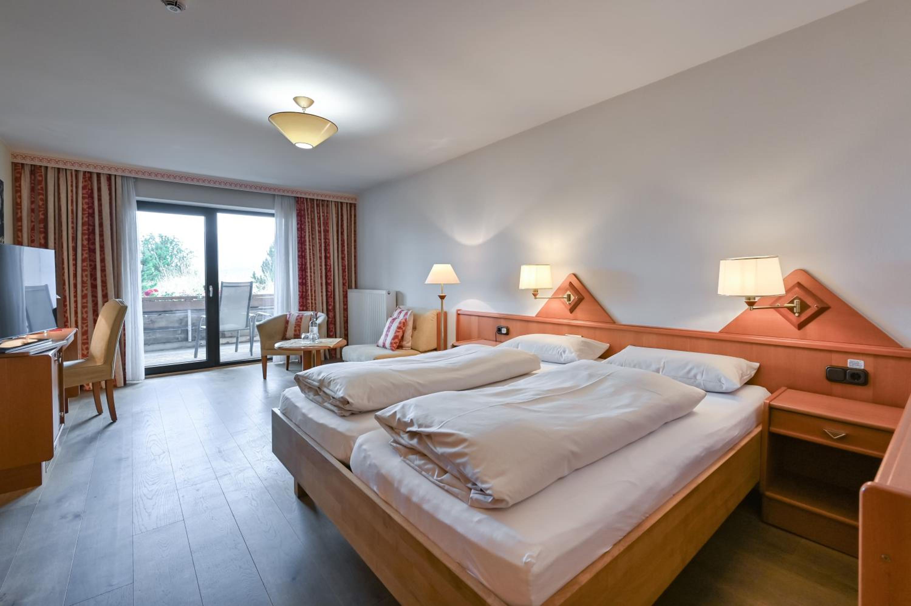 Comfort Double Room with Balcony - Photo 1