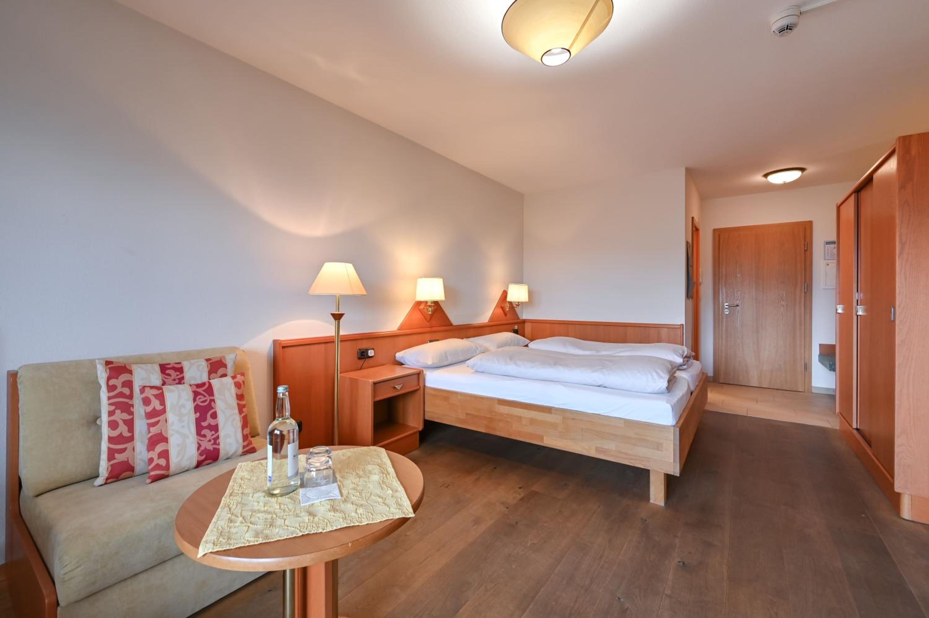 Comfort Double Room with Balcony - Photo 2