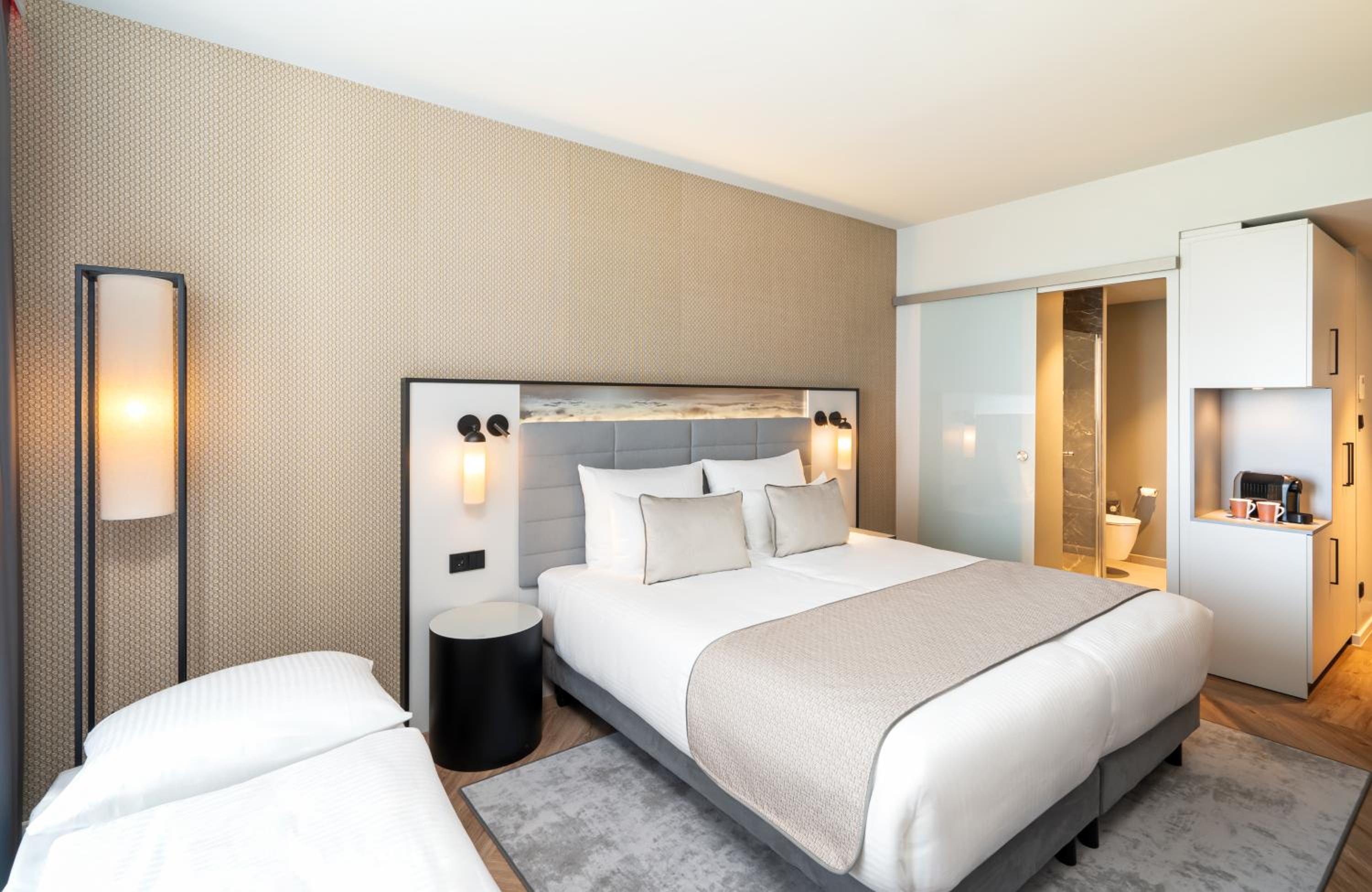 Superior Triple Room - Park Sleep & Fly 14 days photo 2