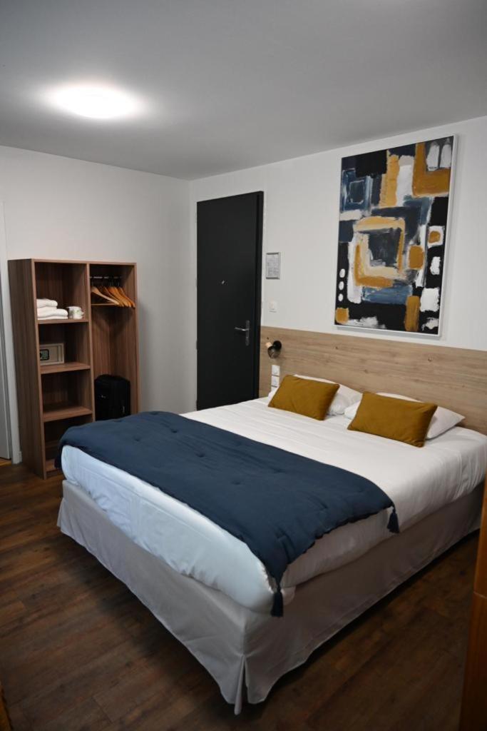 Family Room (2 Adults + 2 Children)