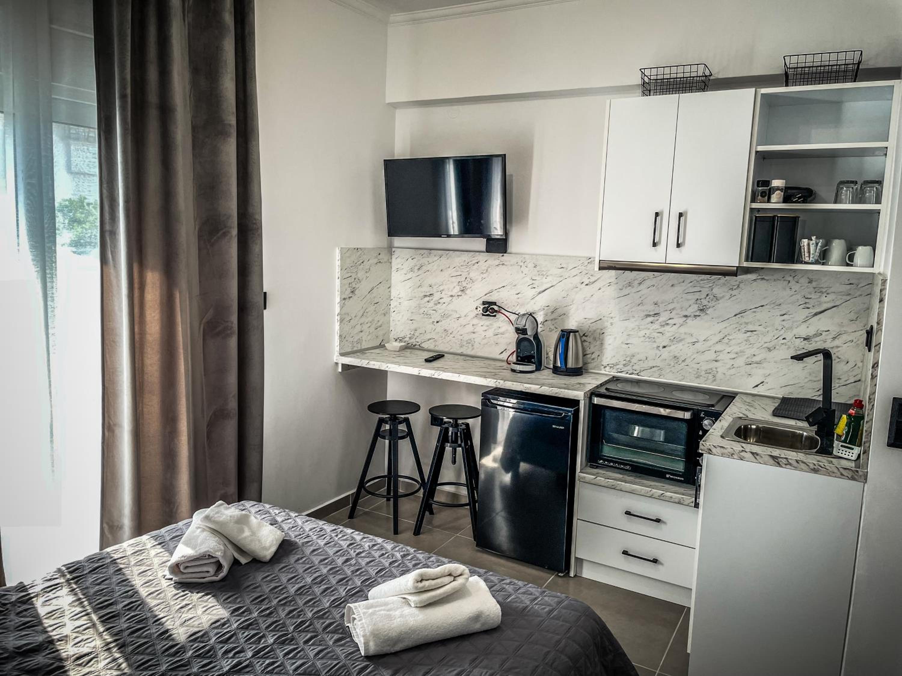 One-Bedroom Apartment photo 2