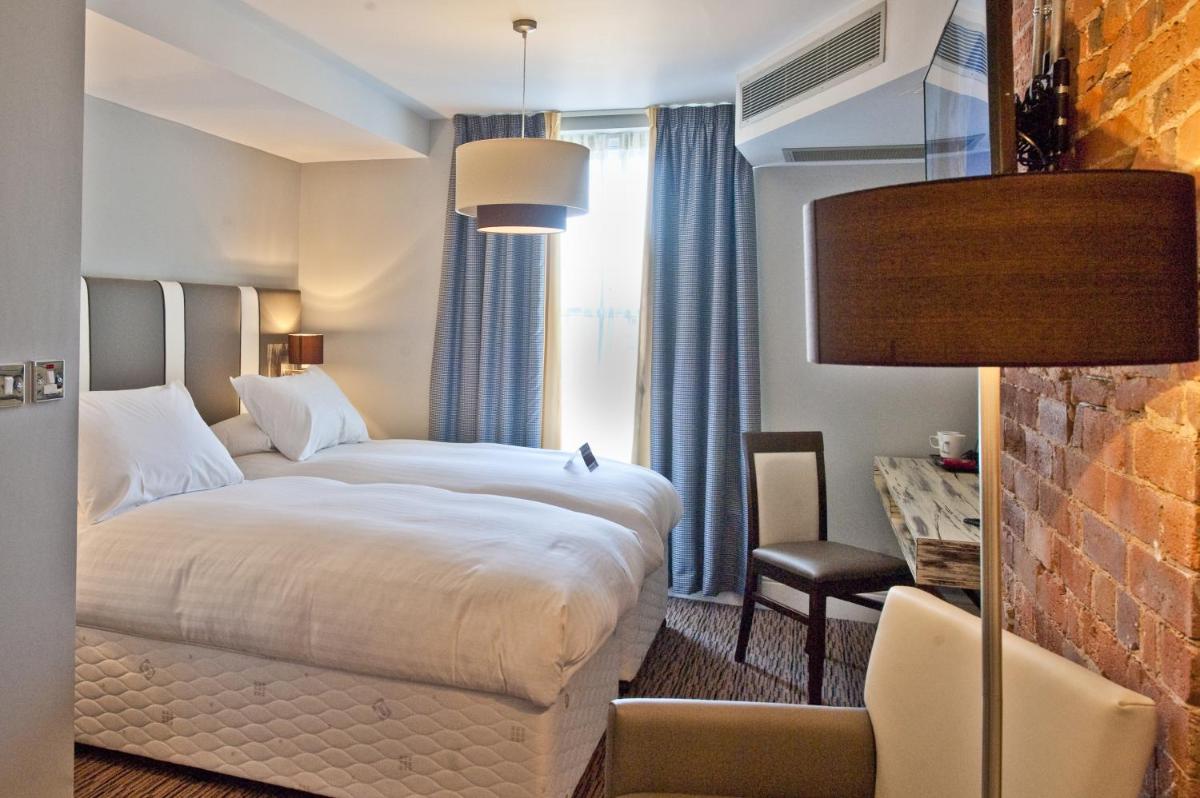 Double or Twin Room photo 3