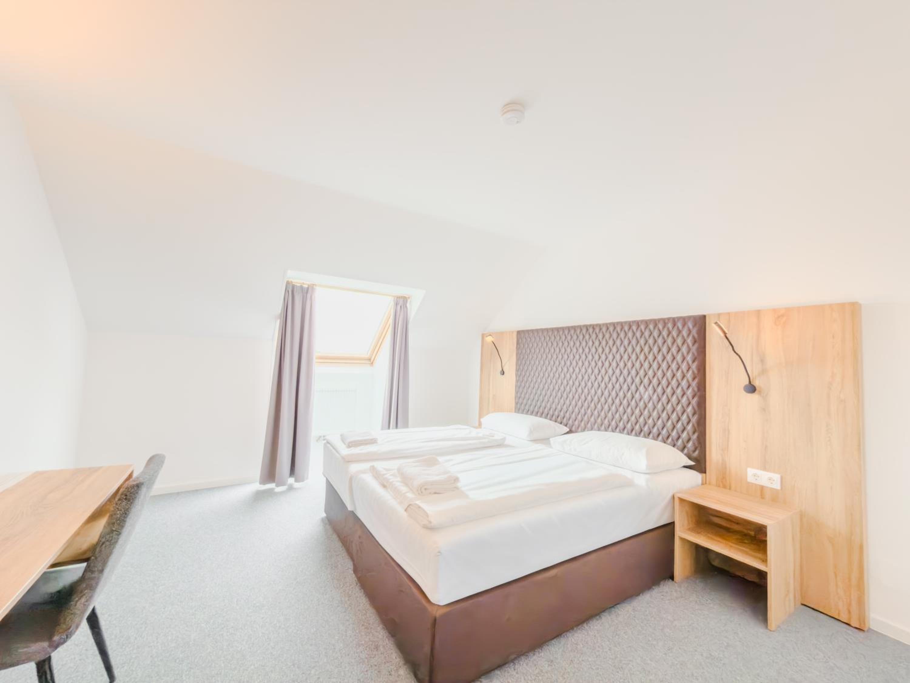 Deluxe Double Room with Air Conditioning