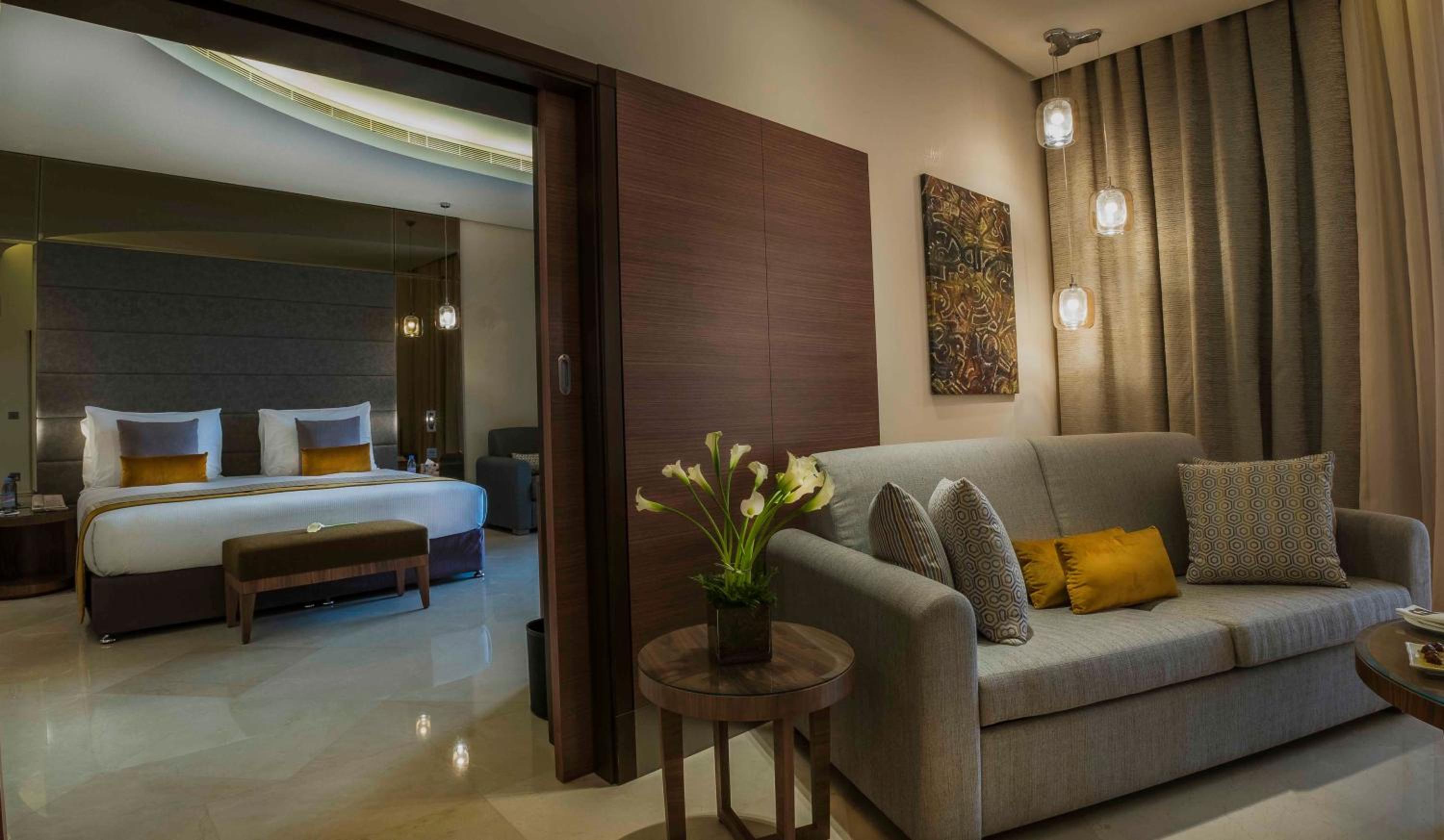 Executive Suite - Photo 2