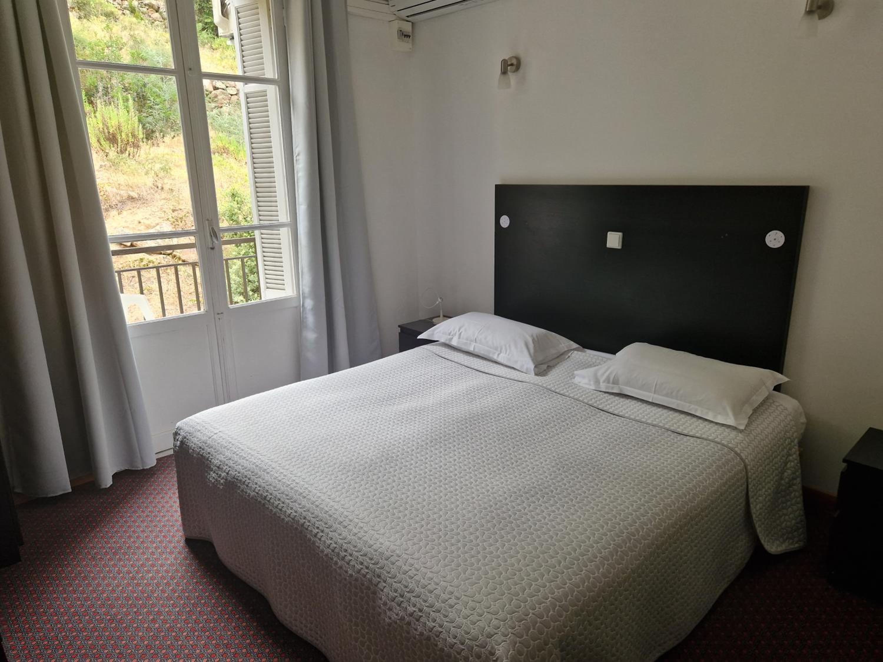 Double Room - Photo 18
